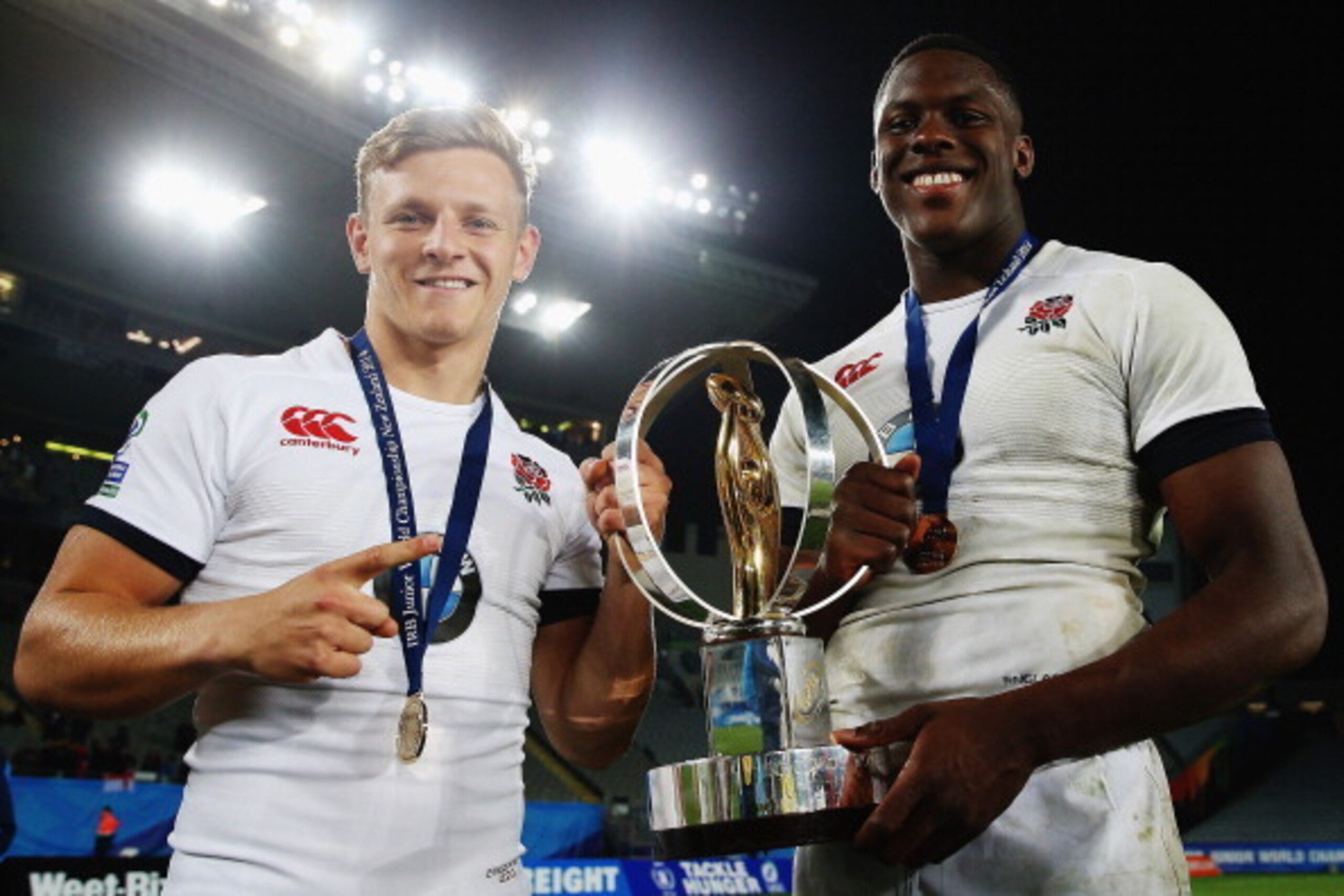 England retained the IRB Junior World Cup with a 21-20 over South Africa