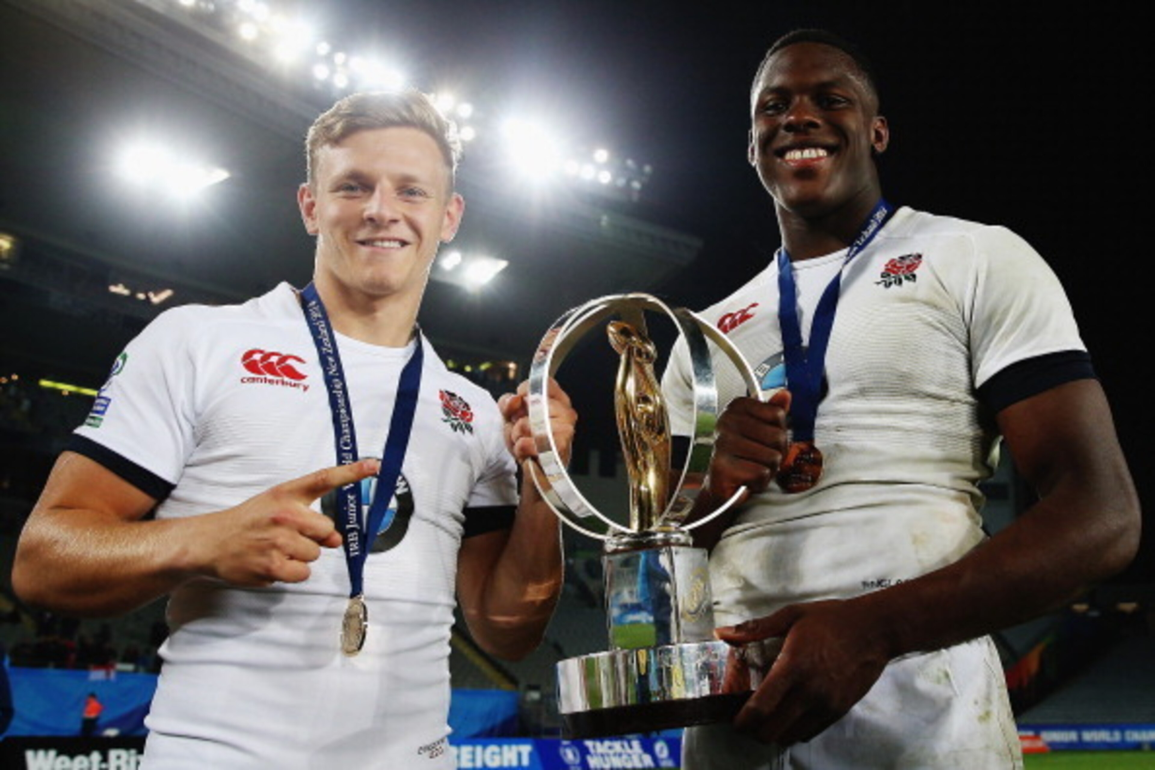 England retained the IRB Junior World Cup with a 21-20 over South Africa
