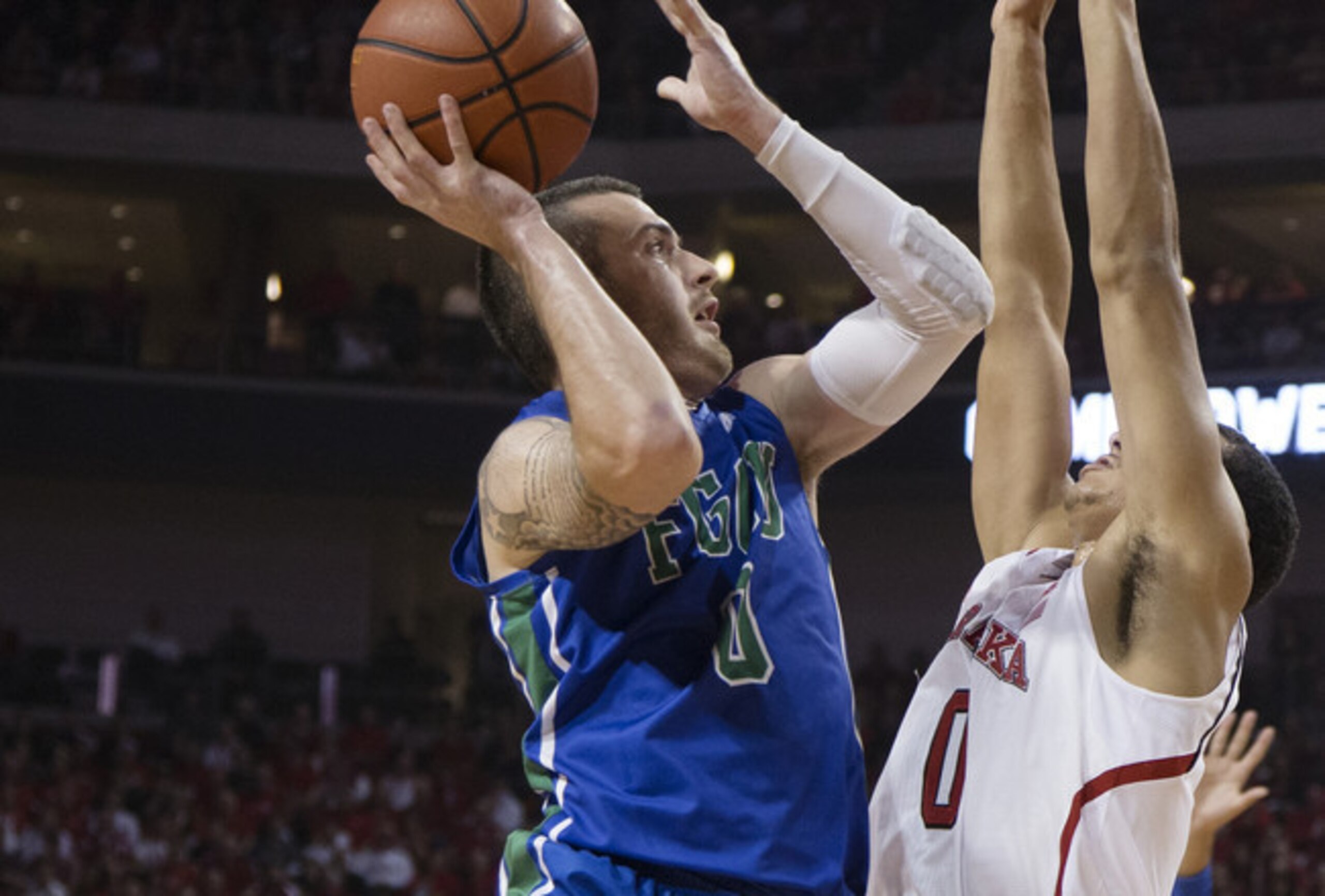 Comer and backcourt mate Bernard Thompson are back for one more try at that #DunkCity magic.