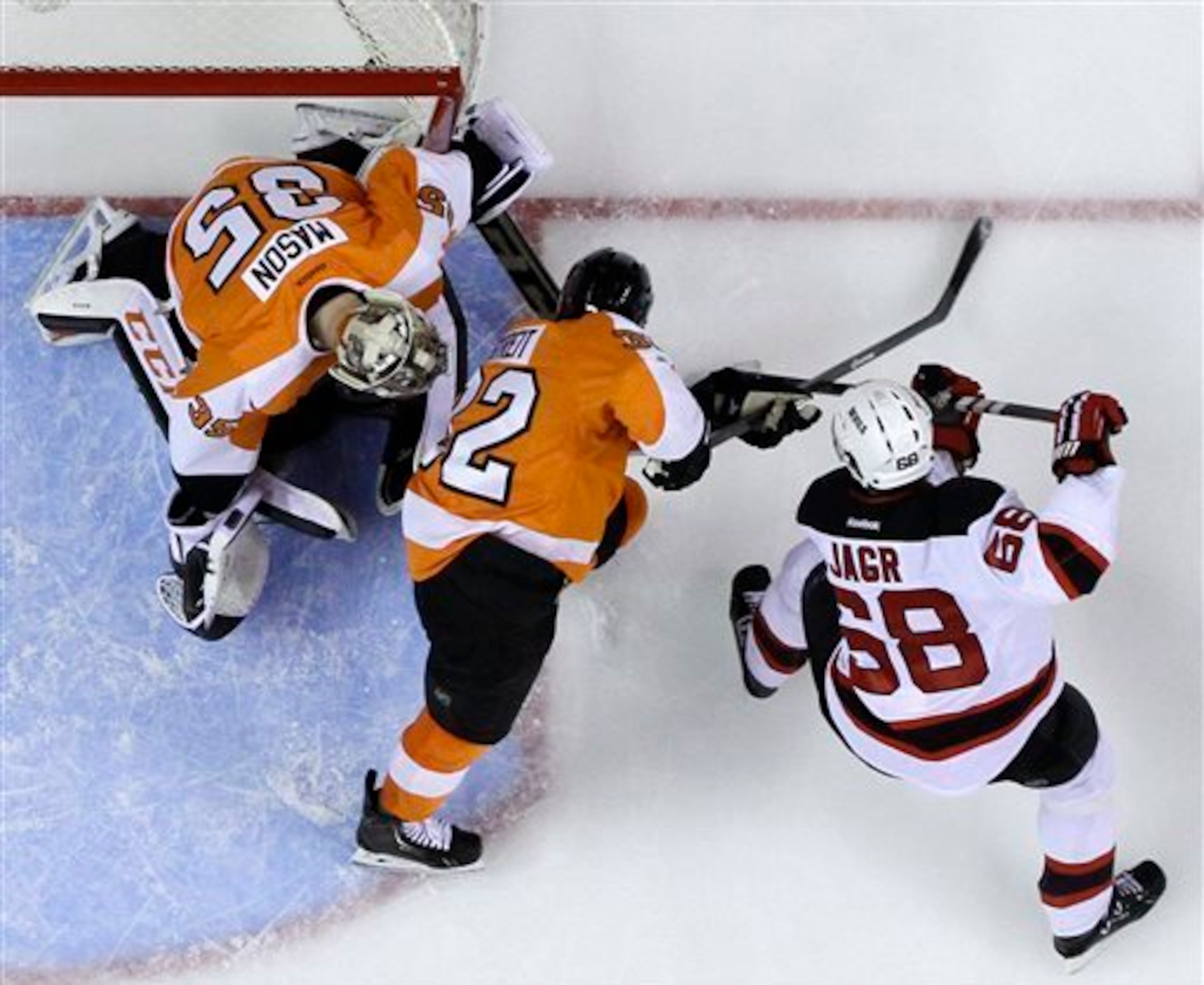 Jaromir Jagr and the Devils help the Flyers open their home season.