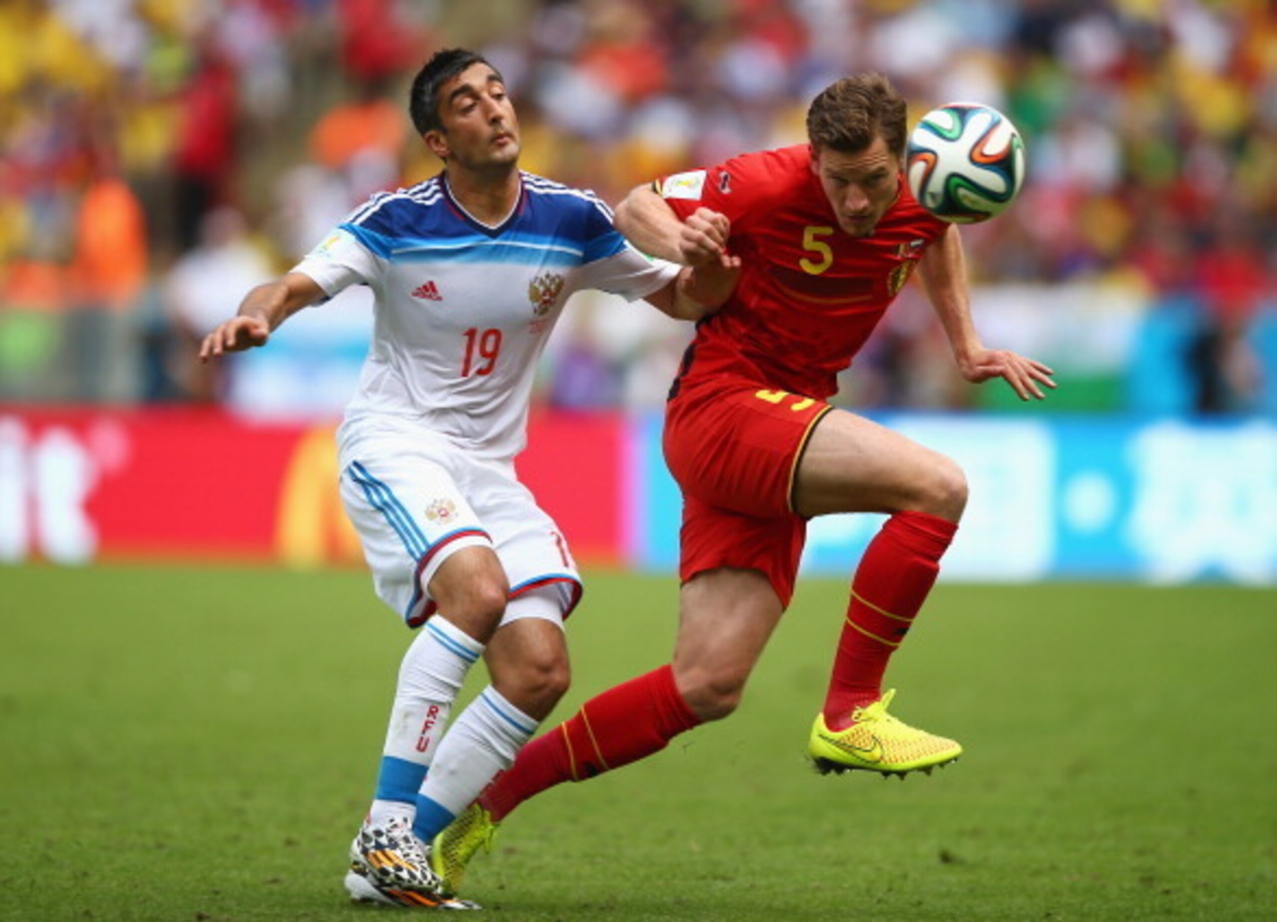 Jan Vertonghen would slot into Barcelona's style of football.