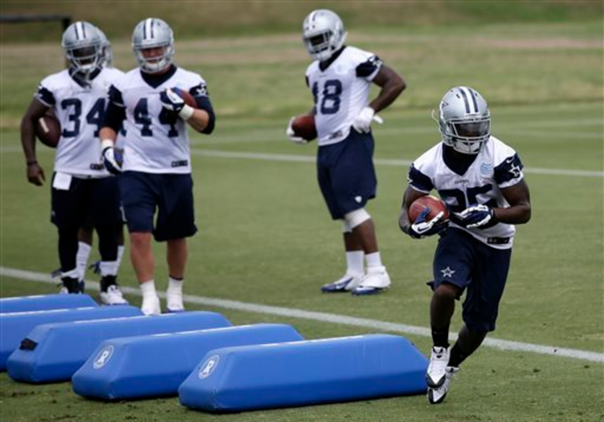 Dallas should rely on its backs more often.
