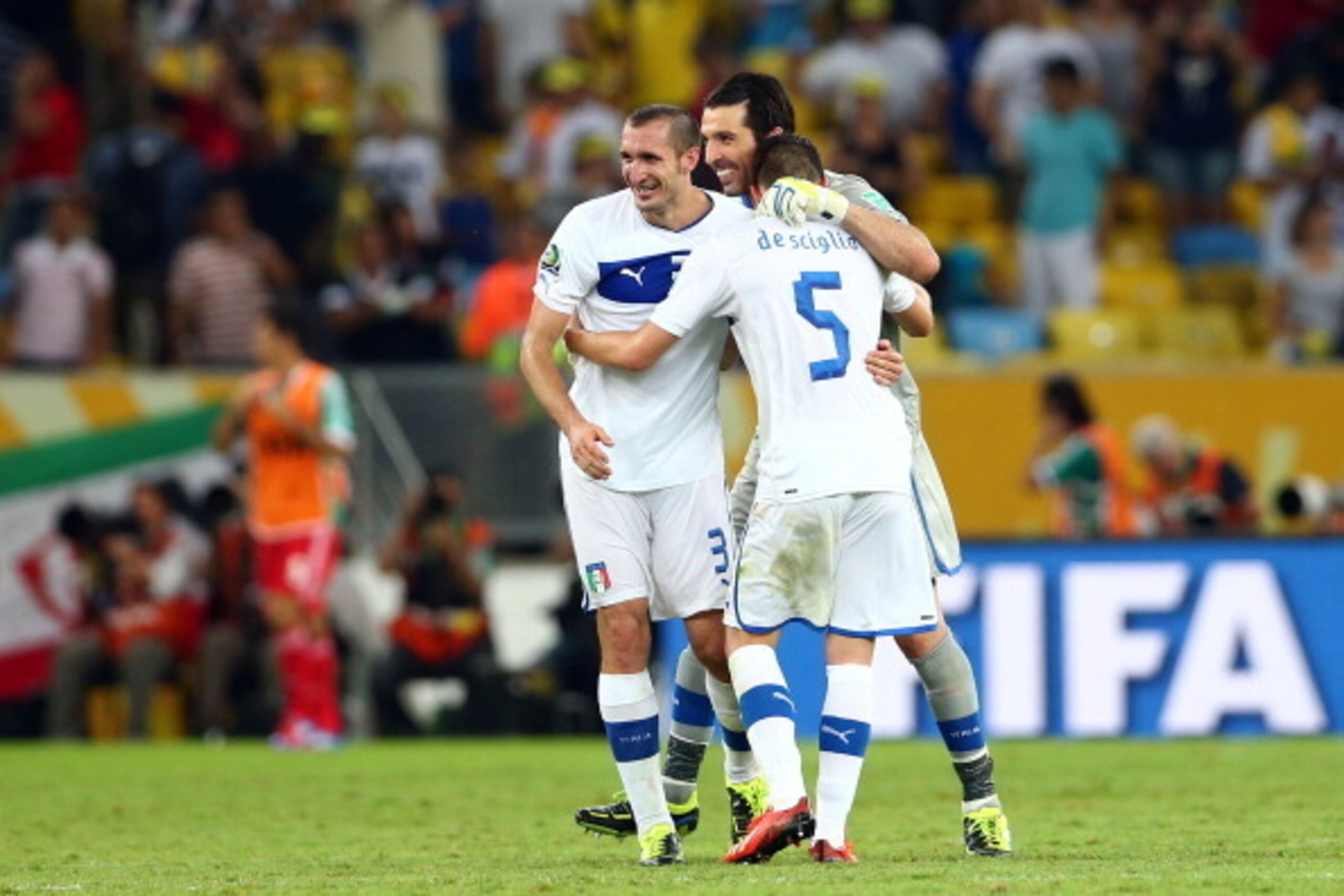 Giorgio Chiellini (left) and Mattia De Sciglio (No. 5) will be cornerstones of Italy's defensive line in the next cycle.