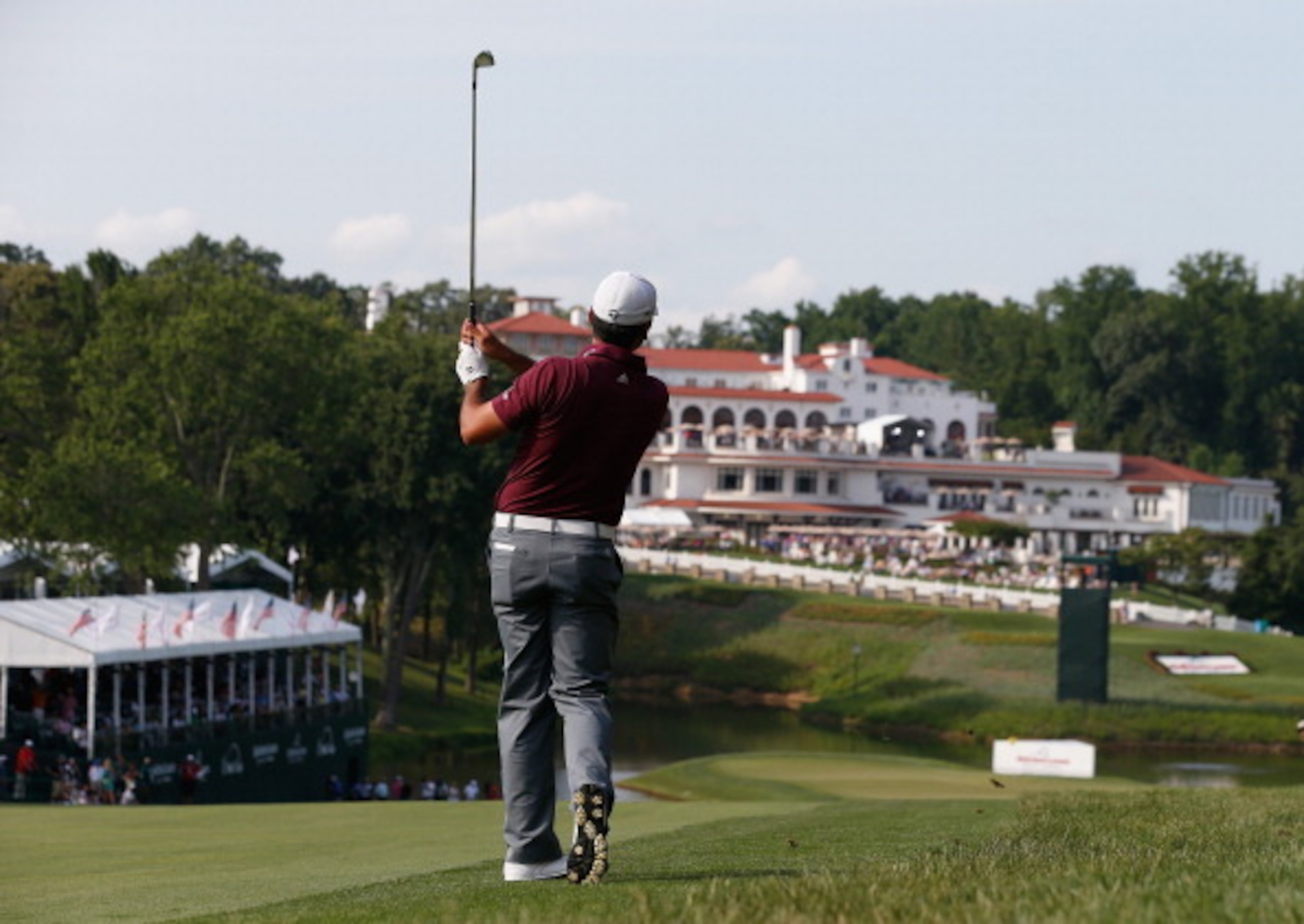 Jason Day seems to be rounding into form more and more this week.