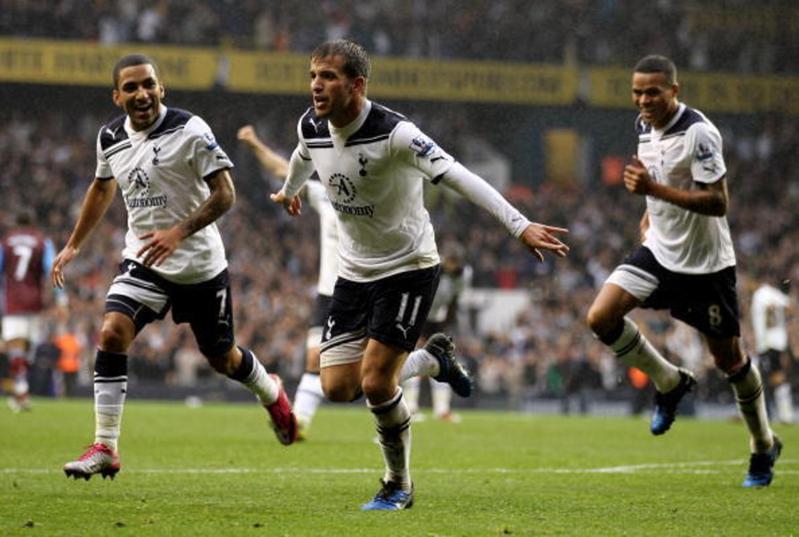 Rafael van der Vaart was an immediate hit at White Hart Lane.