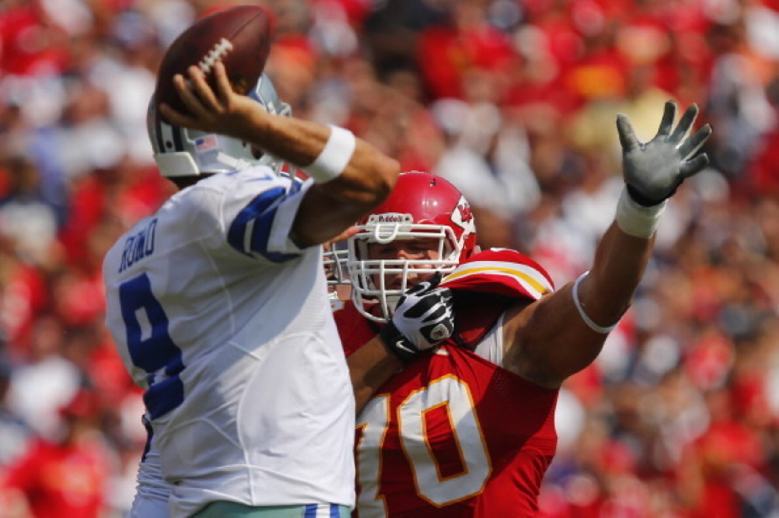 Veteran Mike DeVito is still a key part of the Kansas City front seven.