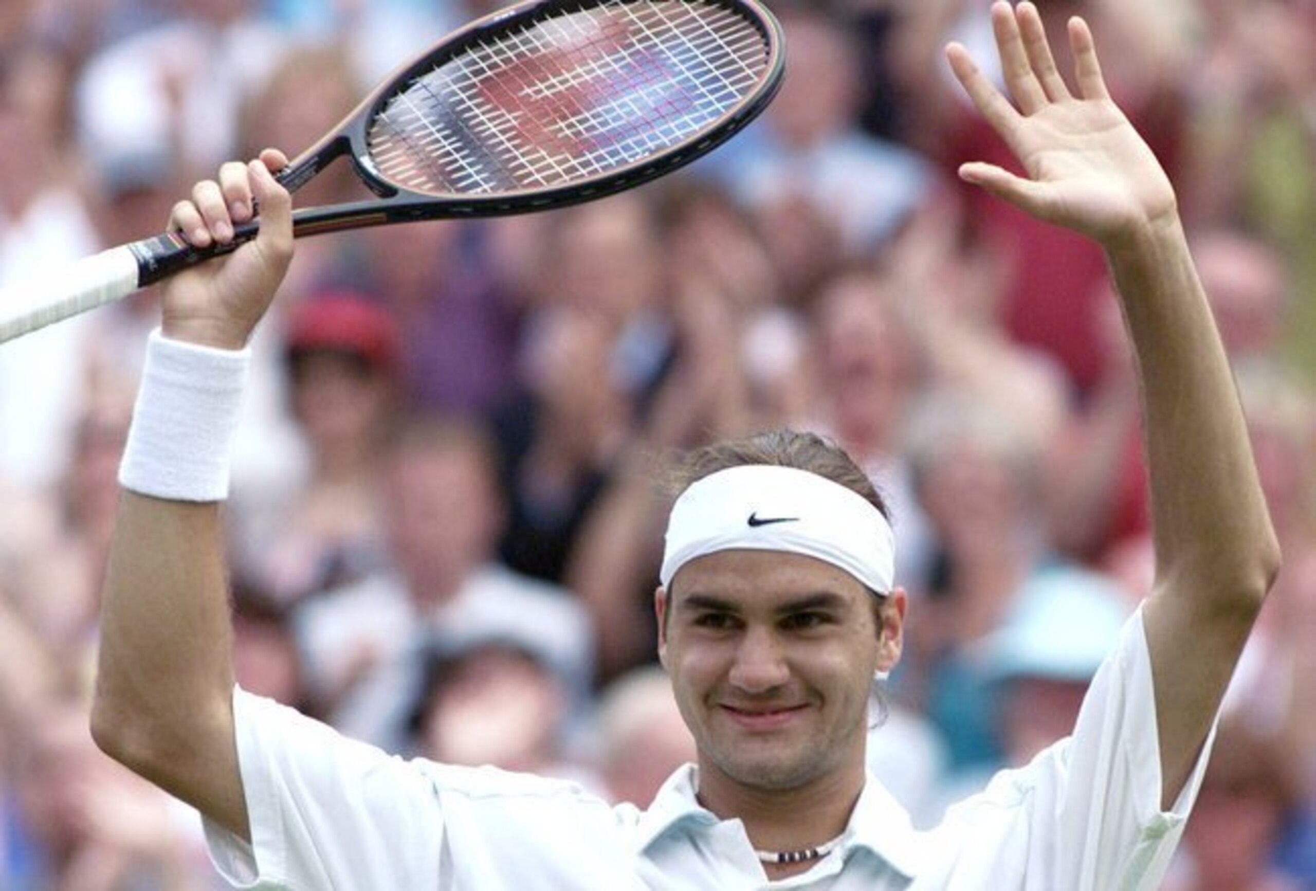 Young prodigy Federer shocks seven-time Wimbledon champion Sampras