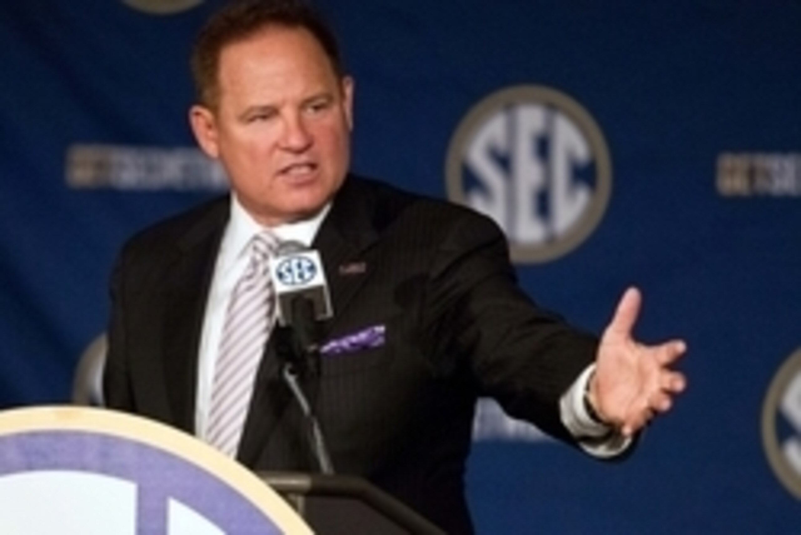 LSU head coach Les Miles