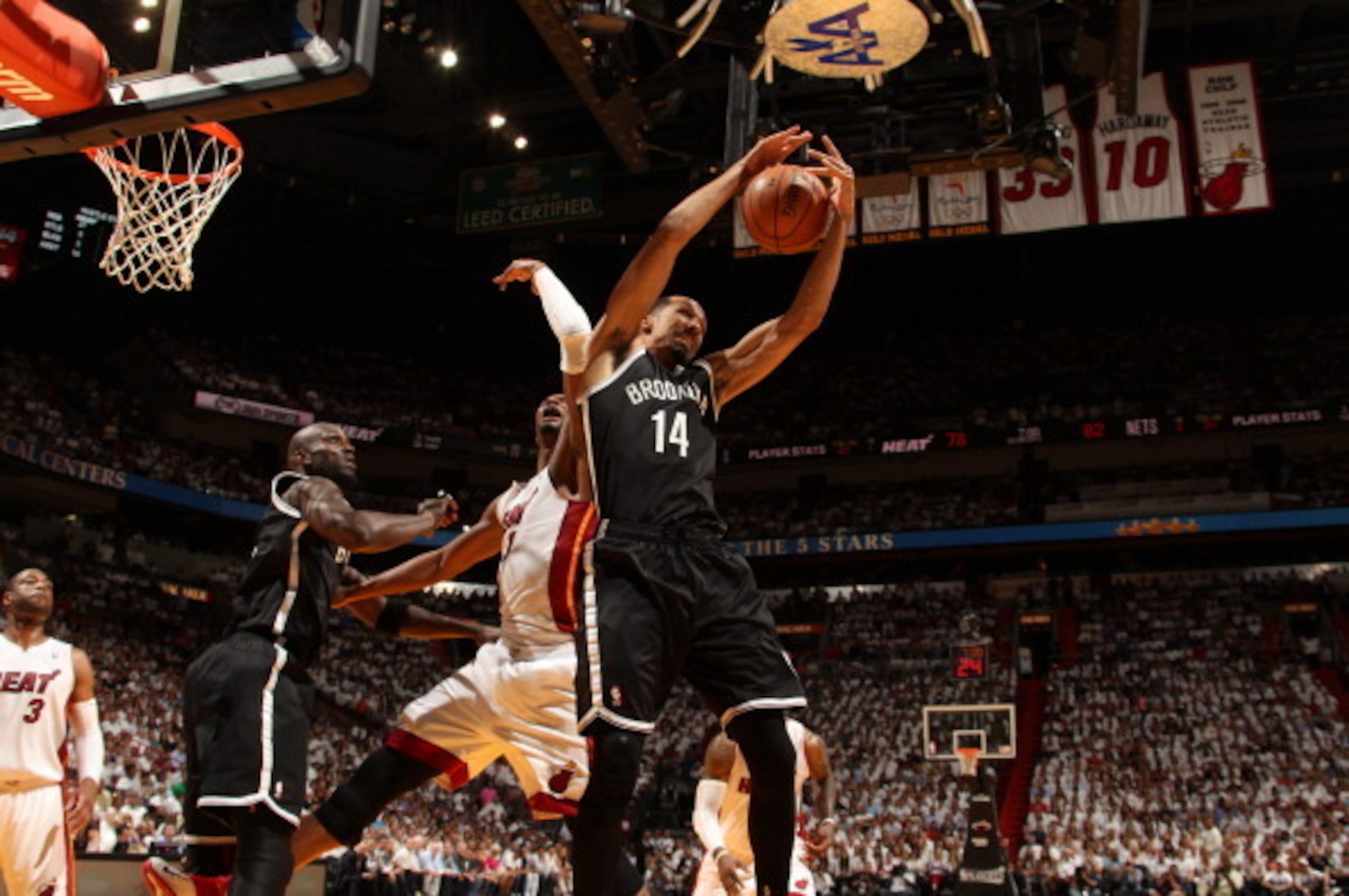 Shaun Livingston brings unique size to his position.