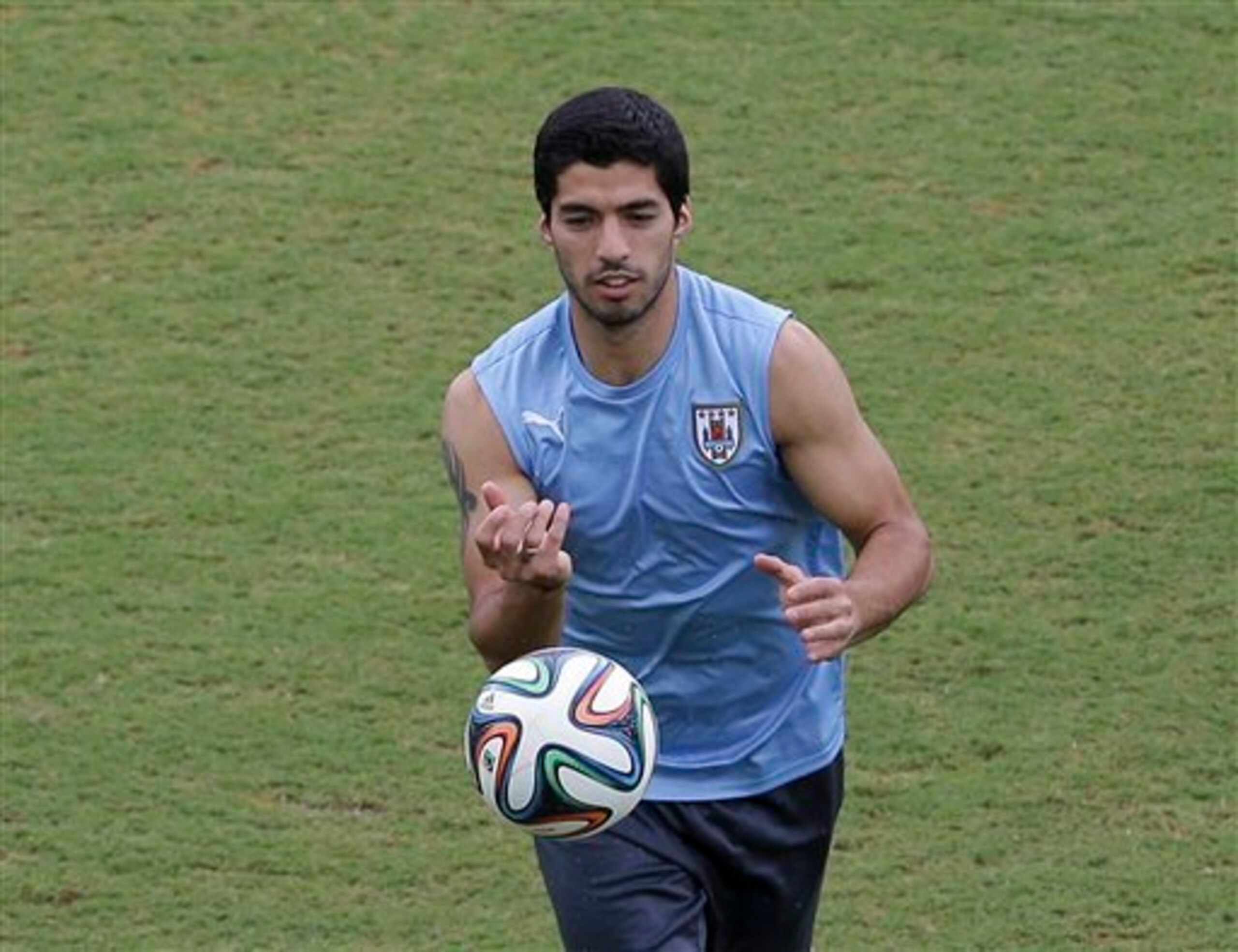 To complete his rehabilitation, Suarez will become a club captain. To complete his rehabilitation, Suarez will become a club captain.