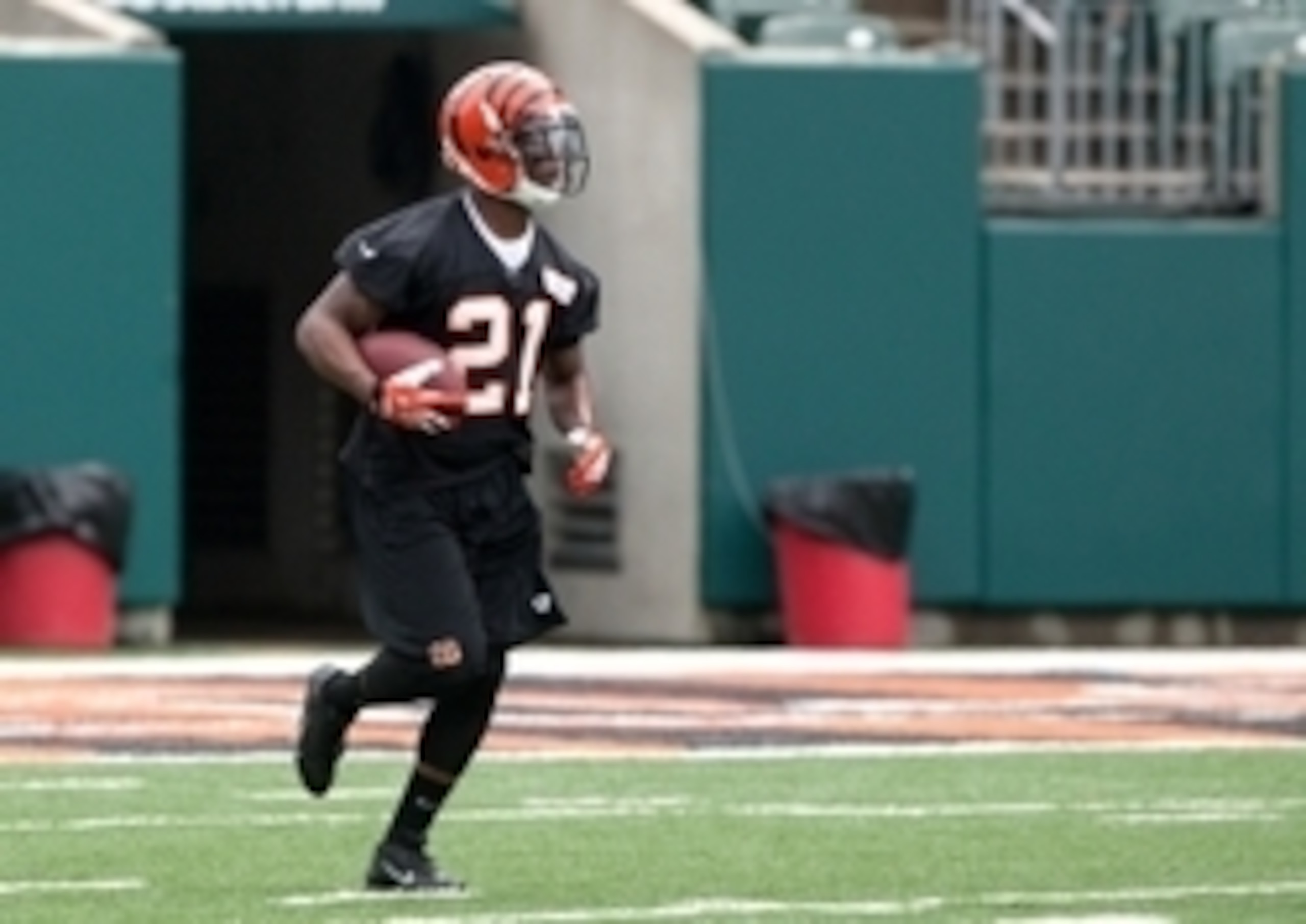 Darqueze Dennard is competing for position on the Cincinnati Bengals' cornerback depth chart.