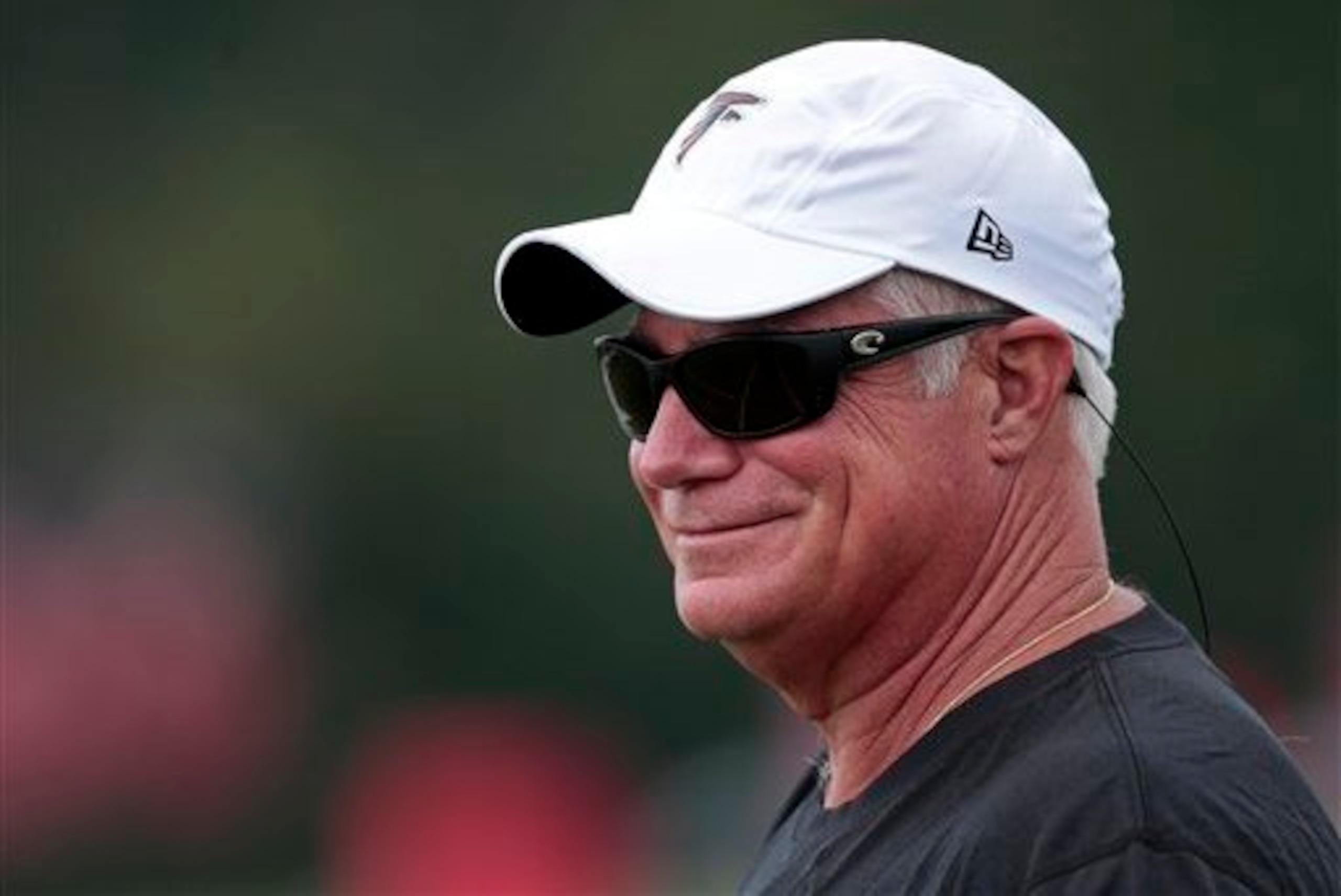 Head coach Mike Smith and the Atlanta Falcons look to get back to their winning ways in 2014.