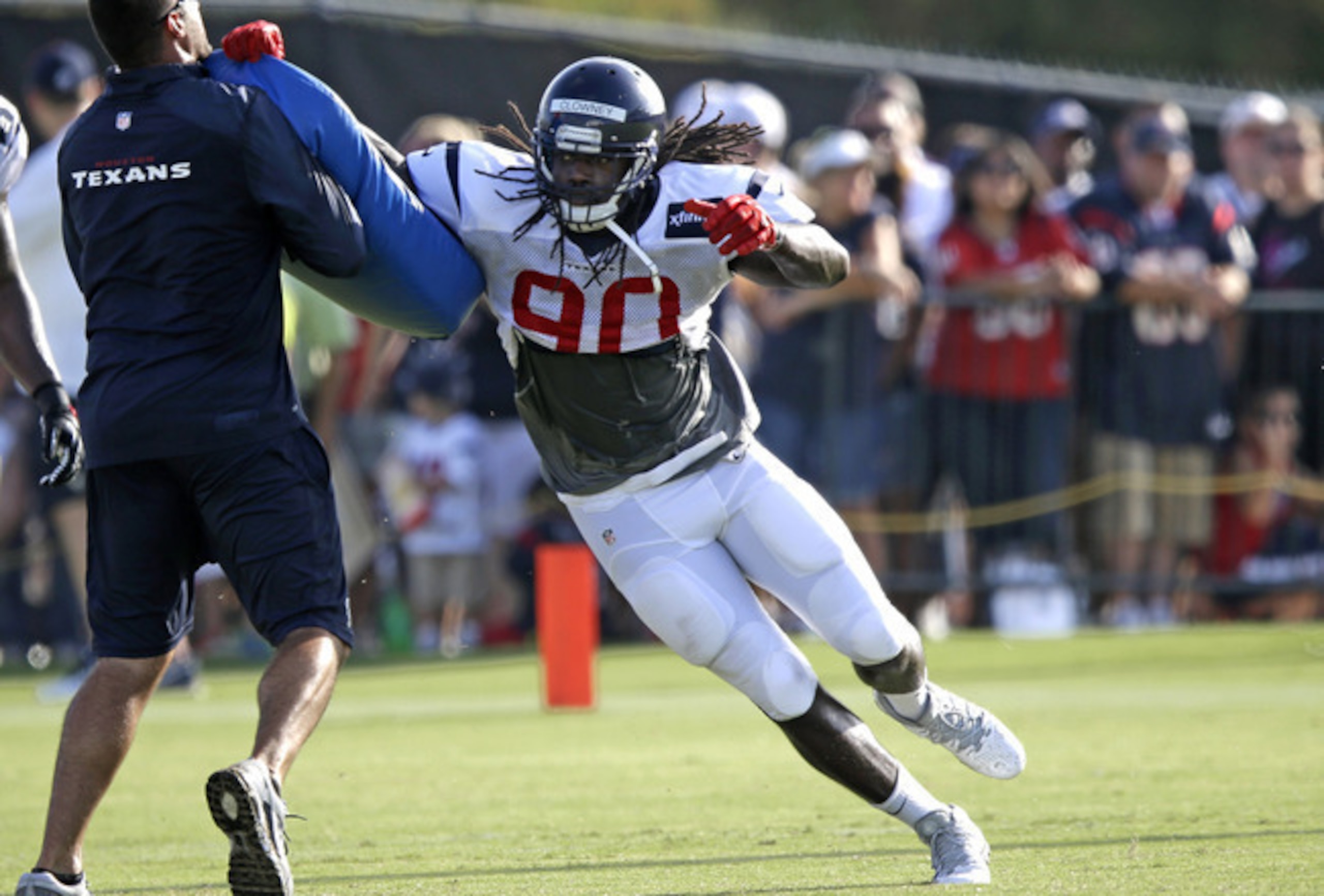 Jadeveon Clowney is showing no ill effects of last month's sports hernia surgery.
