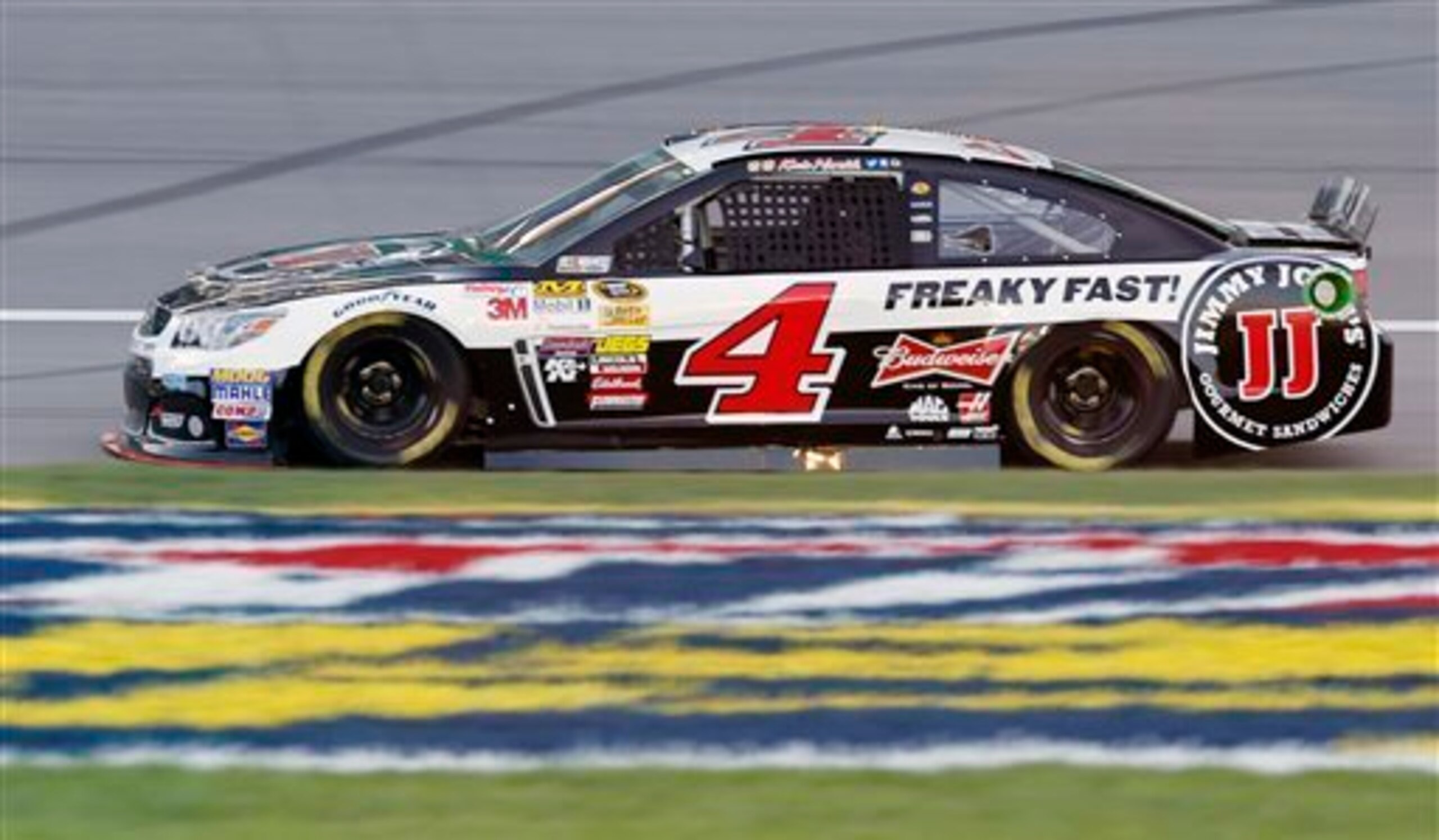 Stewart-Haas Racing No. 4 pit crew in action.