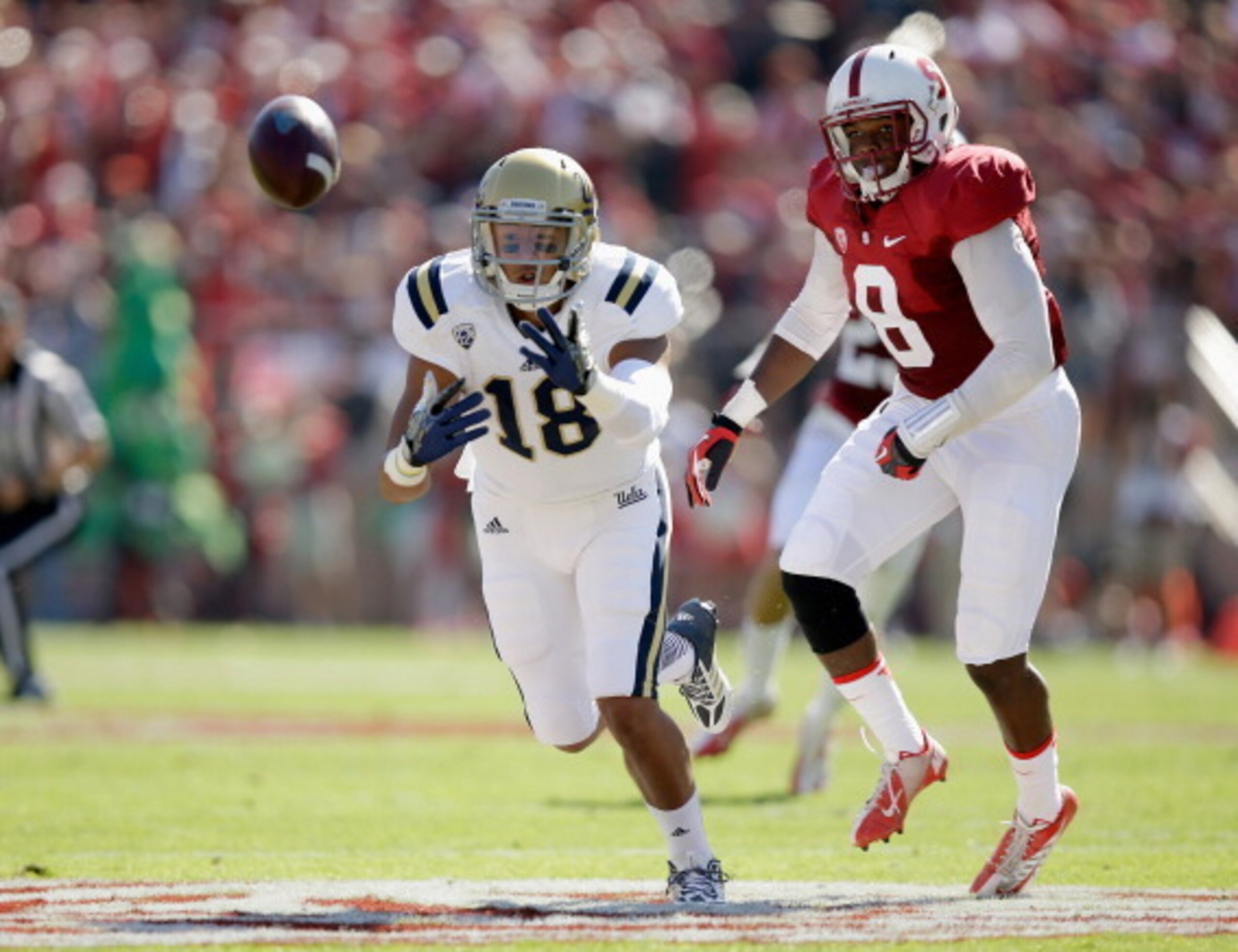 Thomas Duarte making the catch versus Stanford