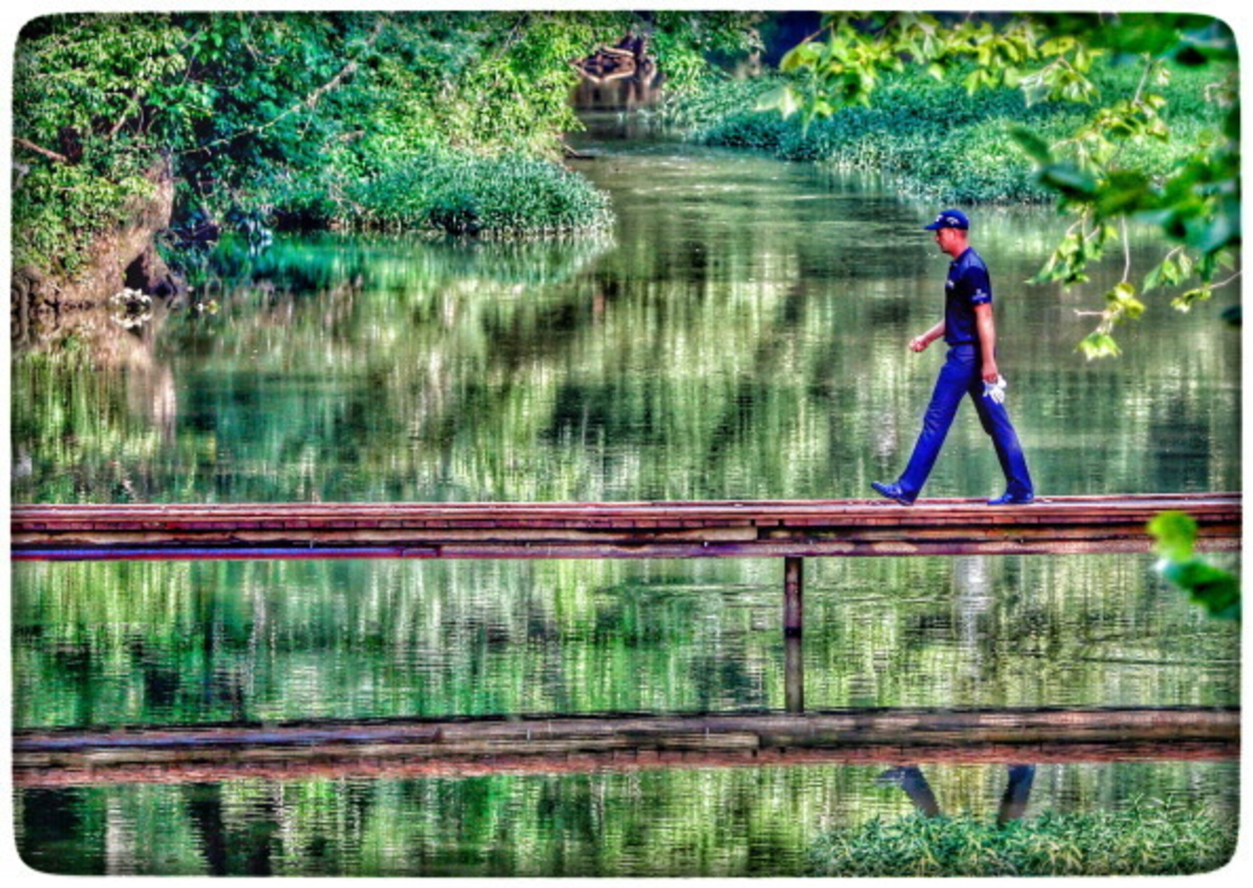 Henrik Stenson on his way to a green at Valhalla Sunday.
