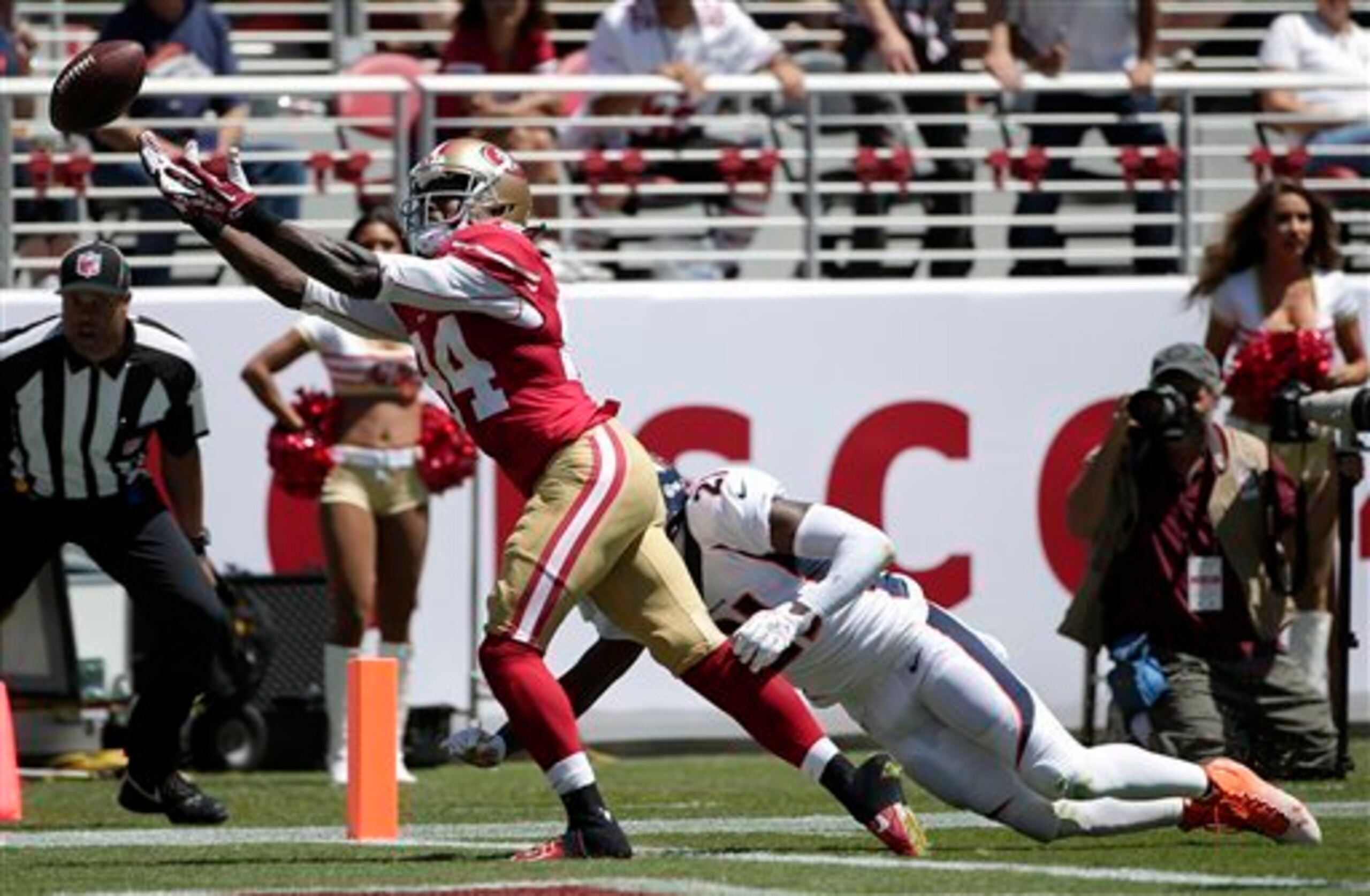 Colin Kaepernick nearly hooked up with wideout Brandon Lloyd on a would-be touchdown reception. Colin Kaepernick nearly hooked up with wideout Brandon Lloyd on a would-be touchdown reception.