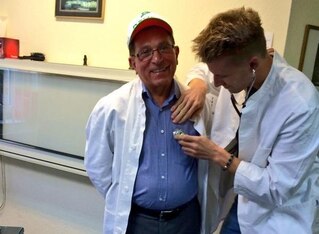 Hulkenberg plays doctor.