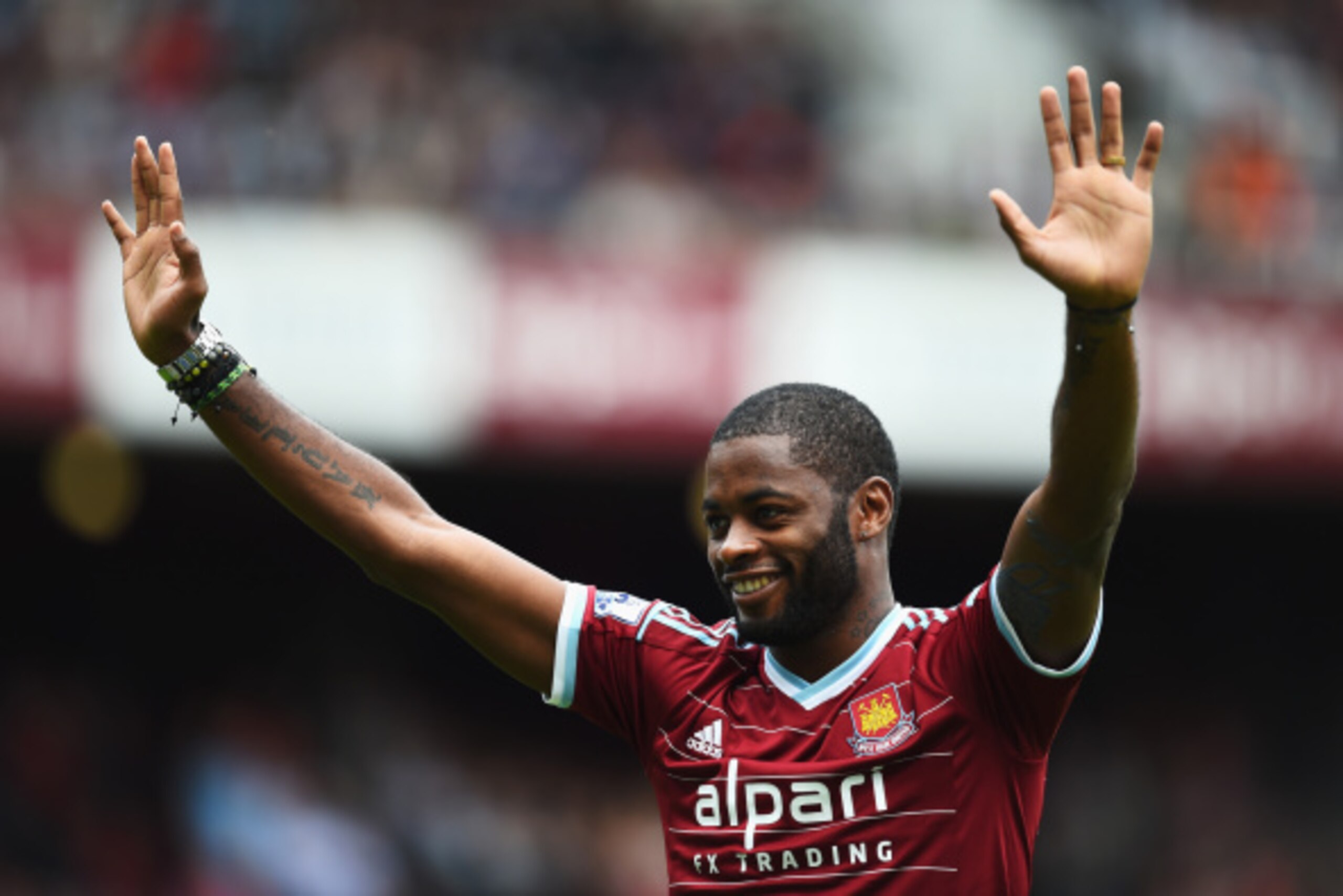 Alex Song has signed for West Ham United.