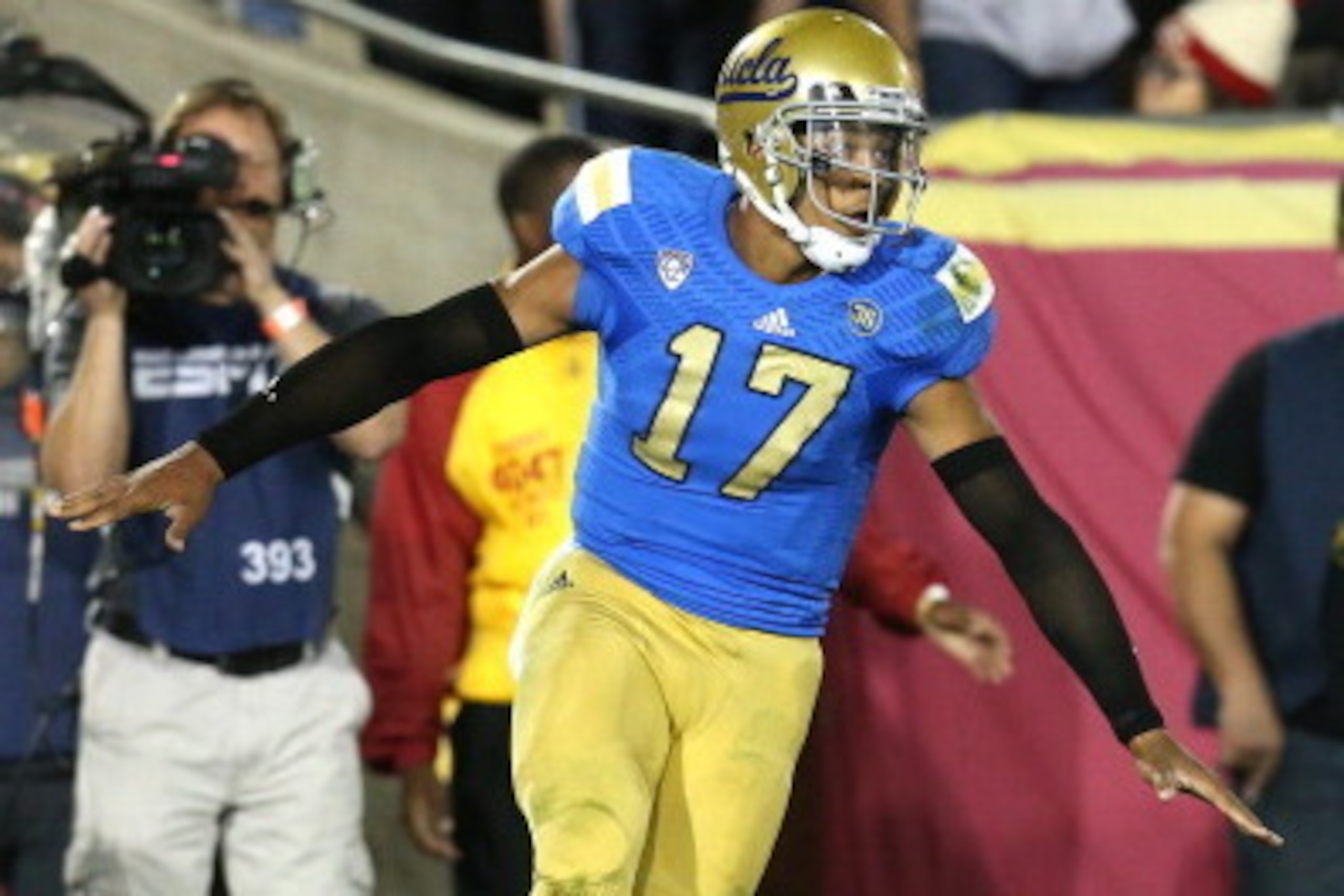 Will QB Brett Hundley and UCLA soar to new heights in 2014?