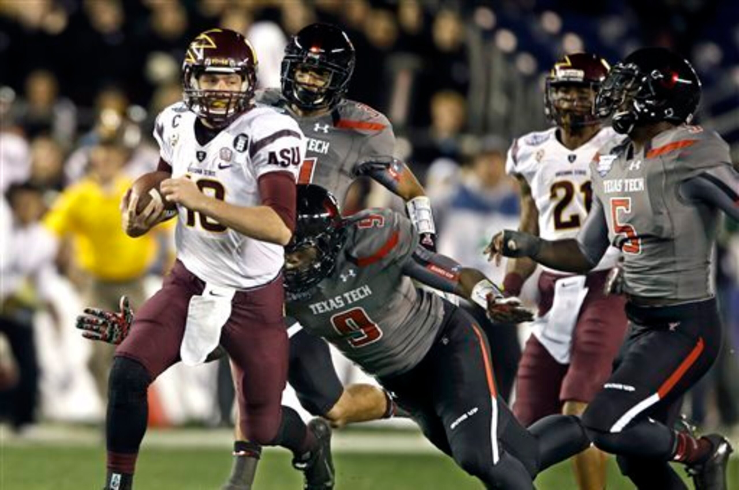 Taylor Kelly leads Arizona State's high-powered offense.