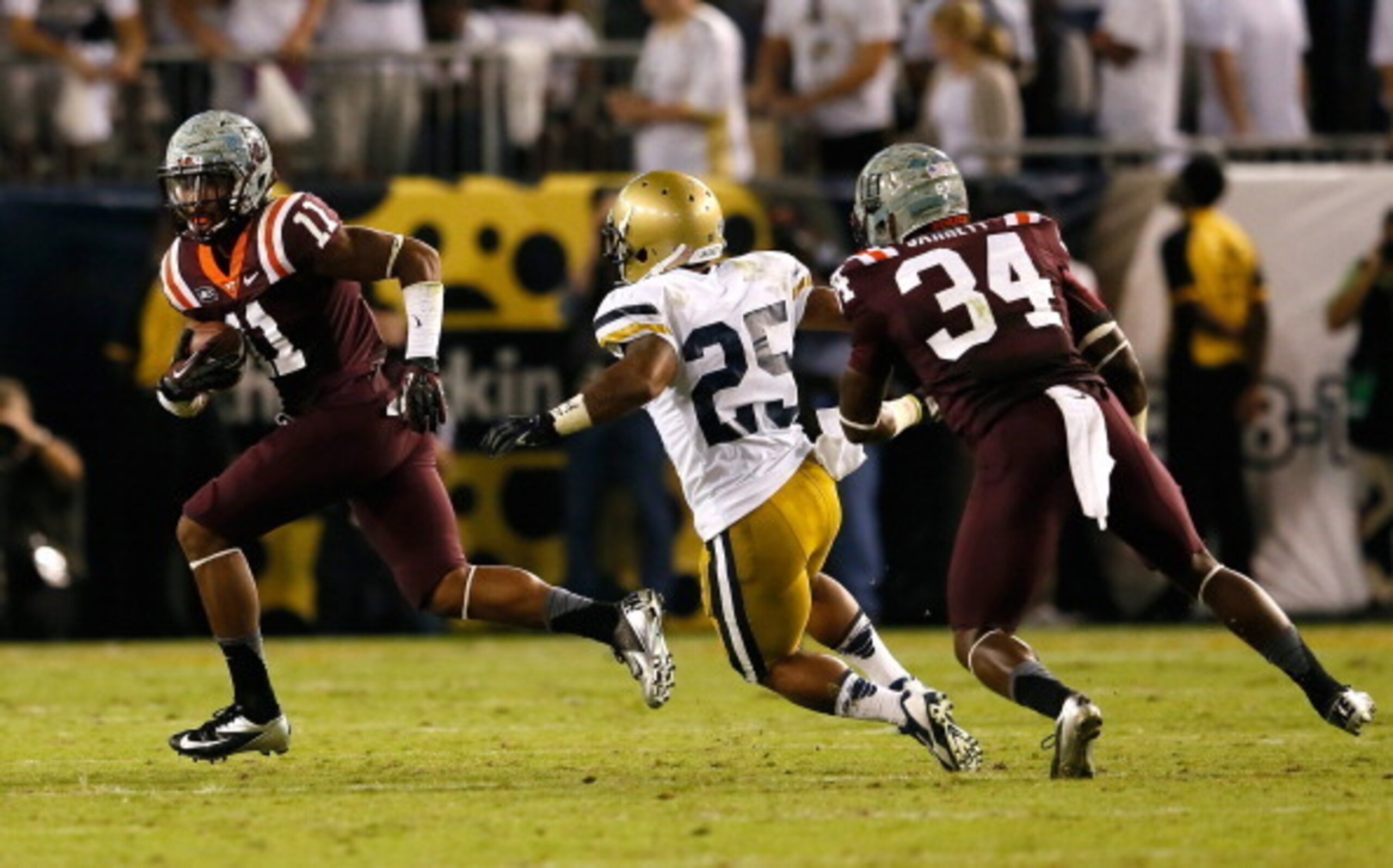 Star cornerback Kendall Fuller returning an interception last season