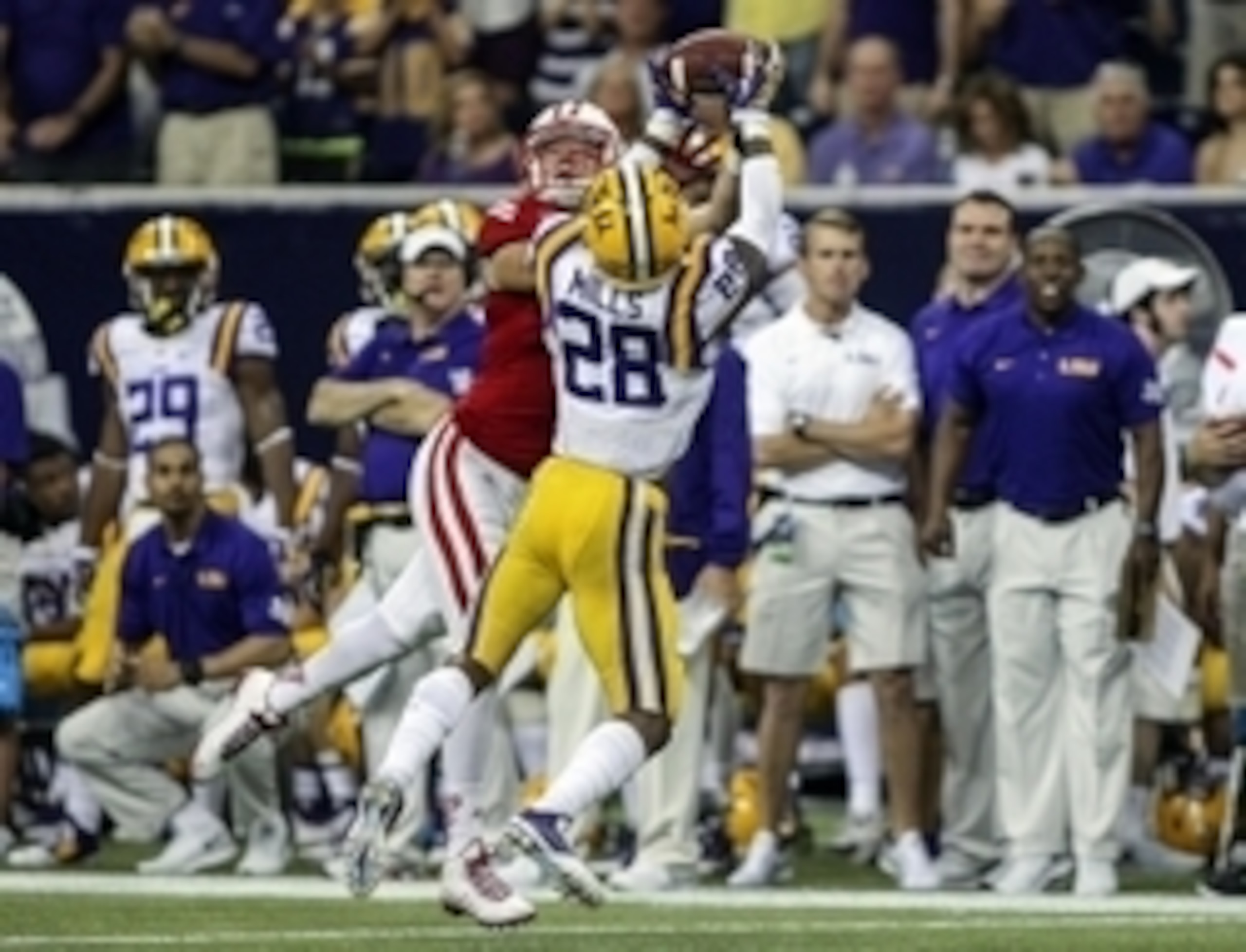 LSU safety Jalen Mills intercepted a pass against Wisconsin.