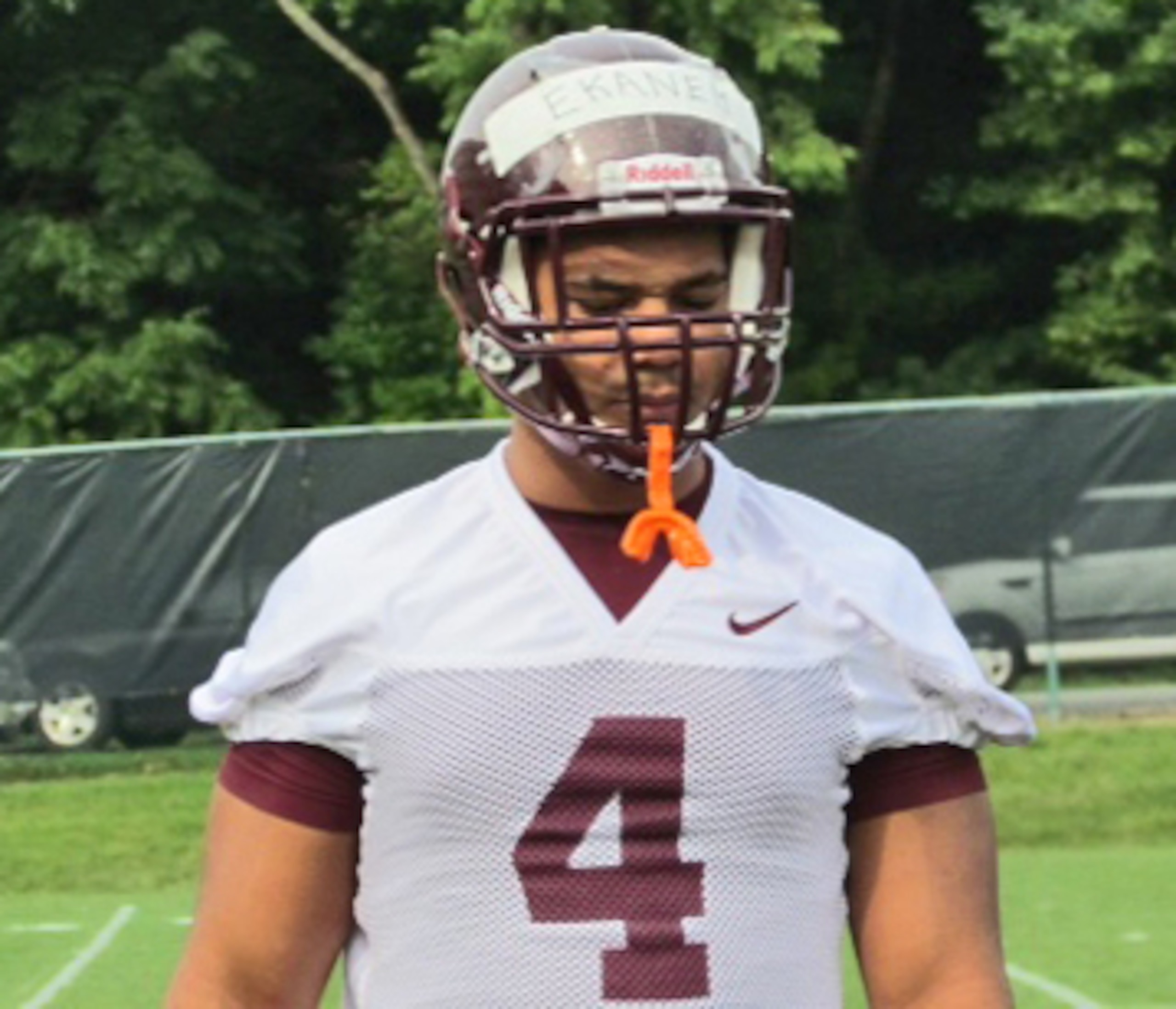 Defensive end Ken Ekanem