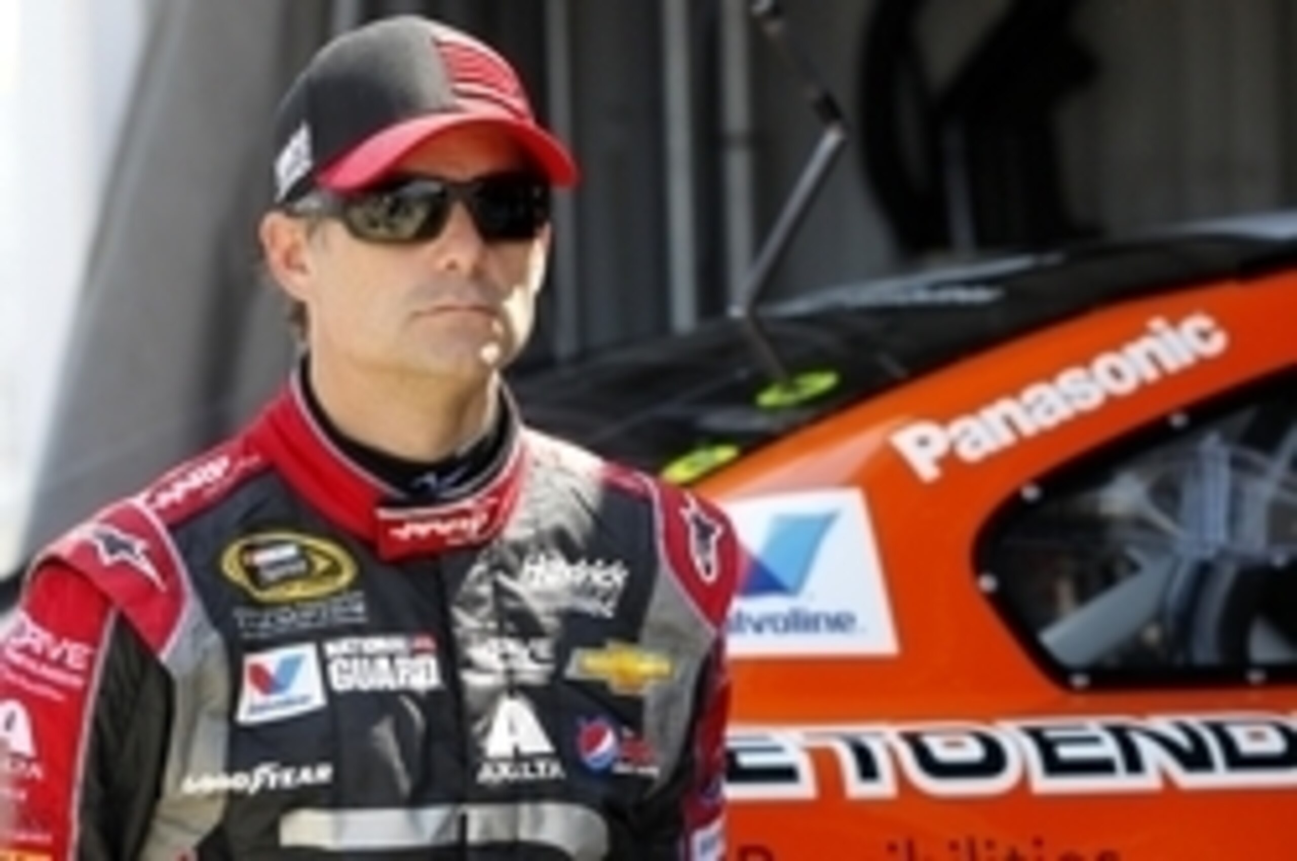 Jeff Gordon is seeking his fifth championship and appears to have a good shot at it.