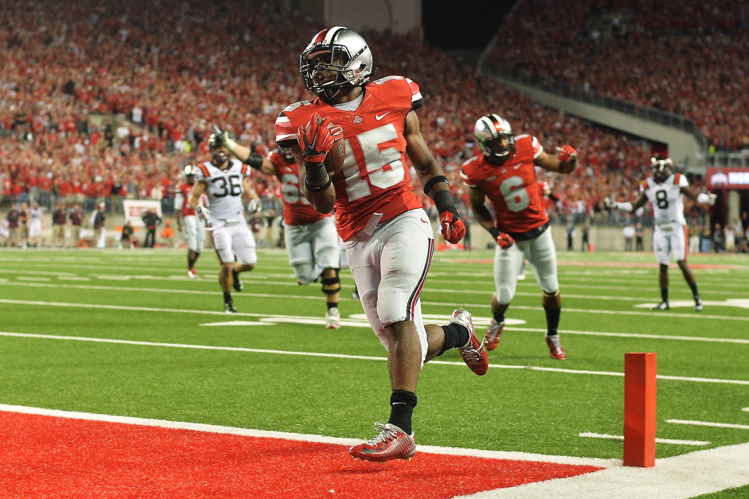 Ezekiel Elliott rushes for a touchdown in Ohio State's loss to Virginia Tech.