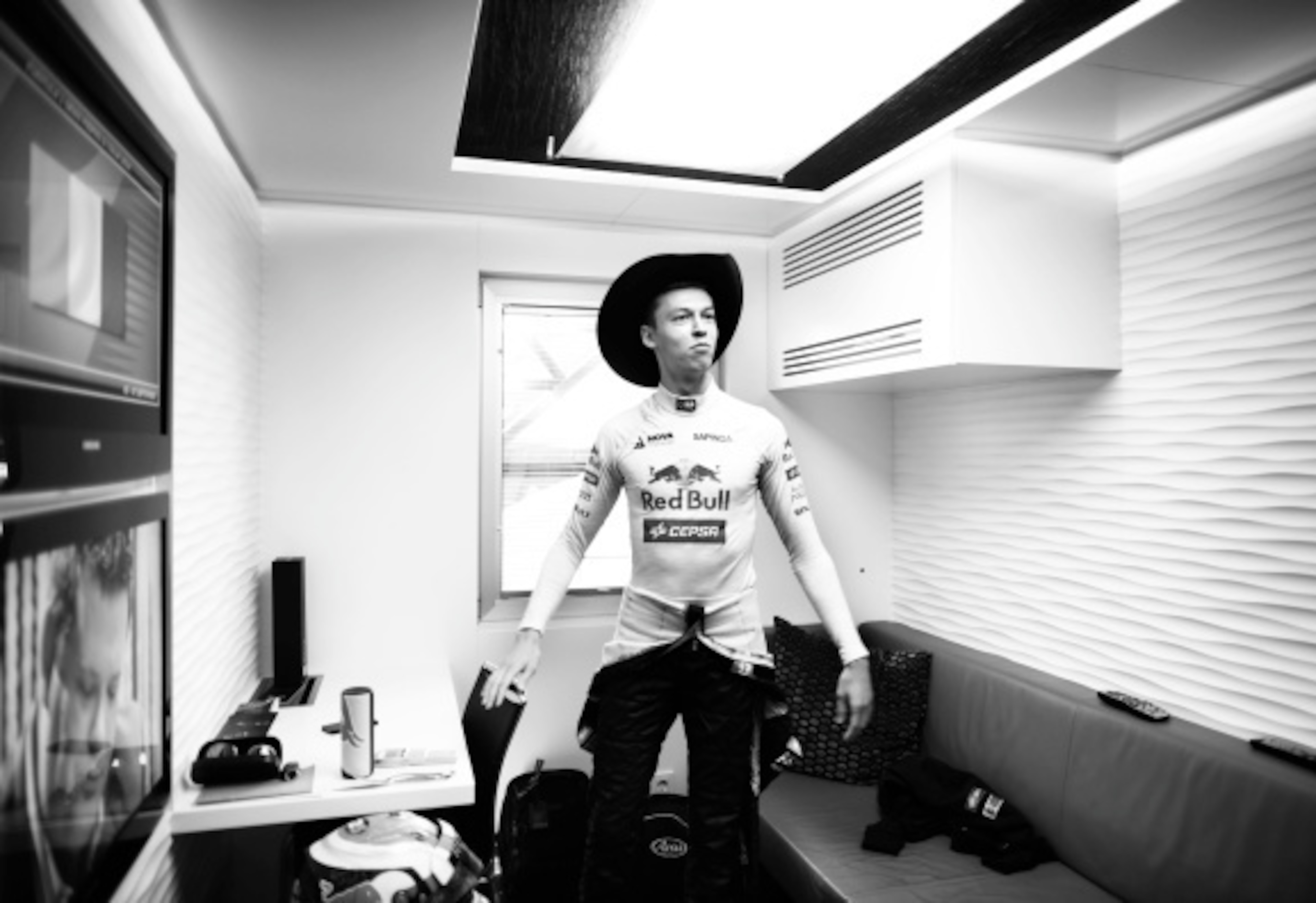 Kvyat was even unluckier in the Italian Photoshoot Lottery.