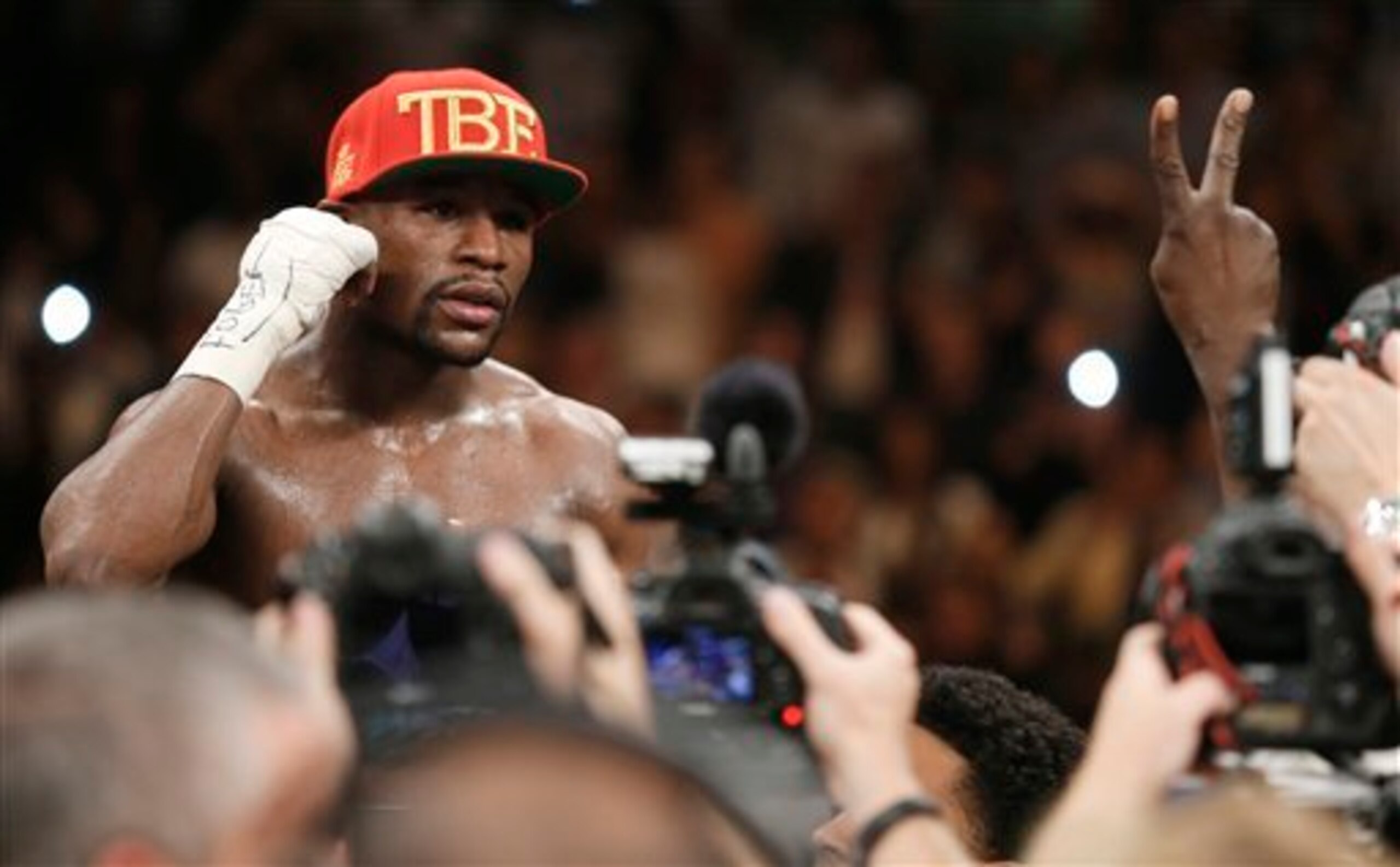 Can Mayweather get the win again?