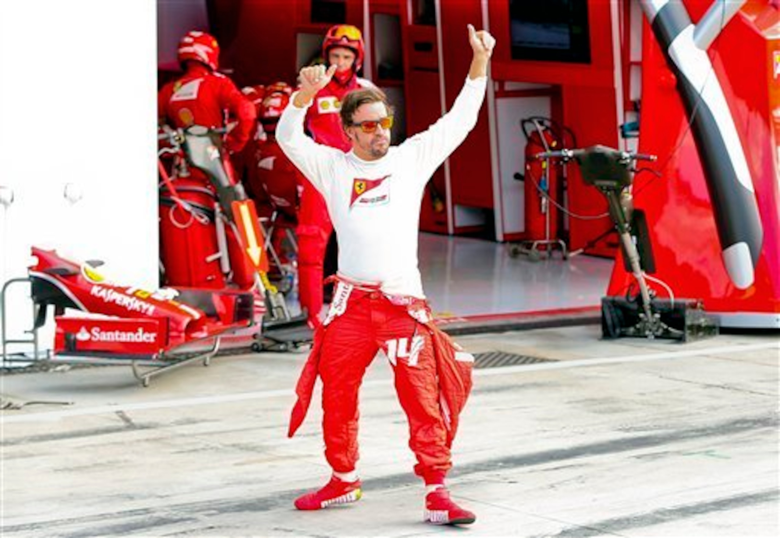 What's got two thumbs and a slow car? What's got two thumbs and a slow car?
