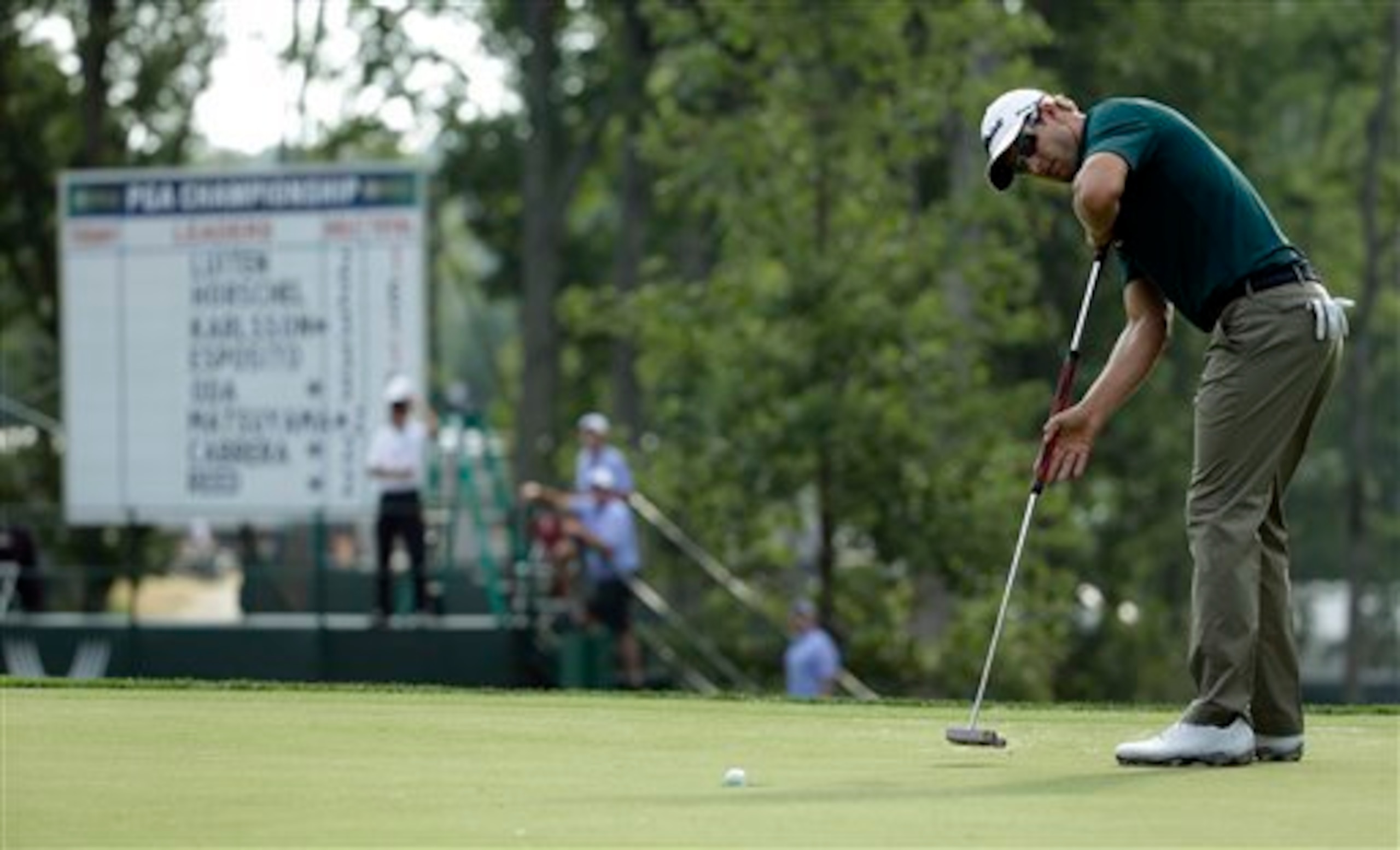 Adam Scott did not use his anchored putting stroke to much advantage in 2014.