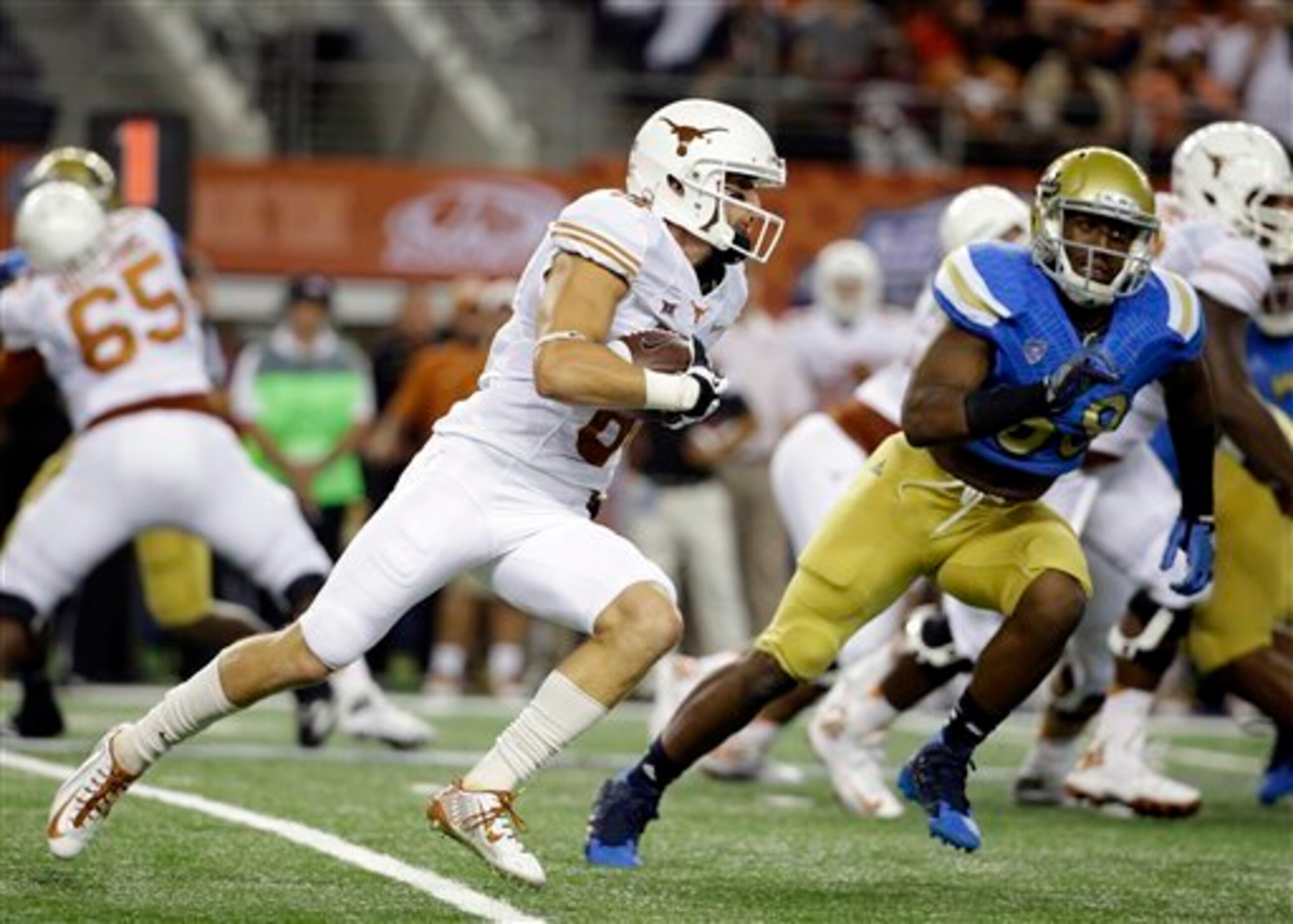 Deon Hollins ready to make the tackle. Deon Hollins ready to make the tackle.