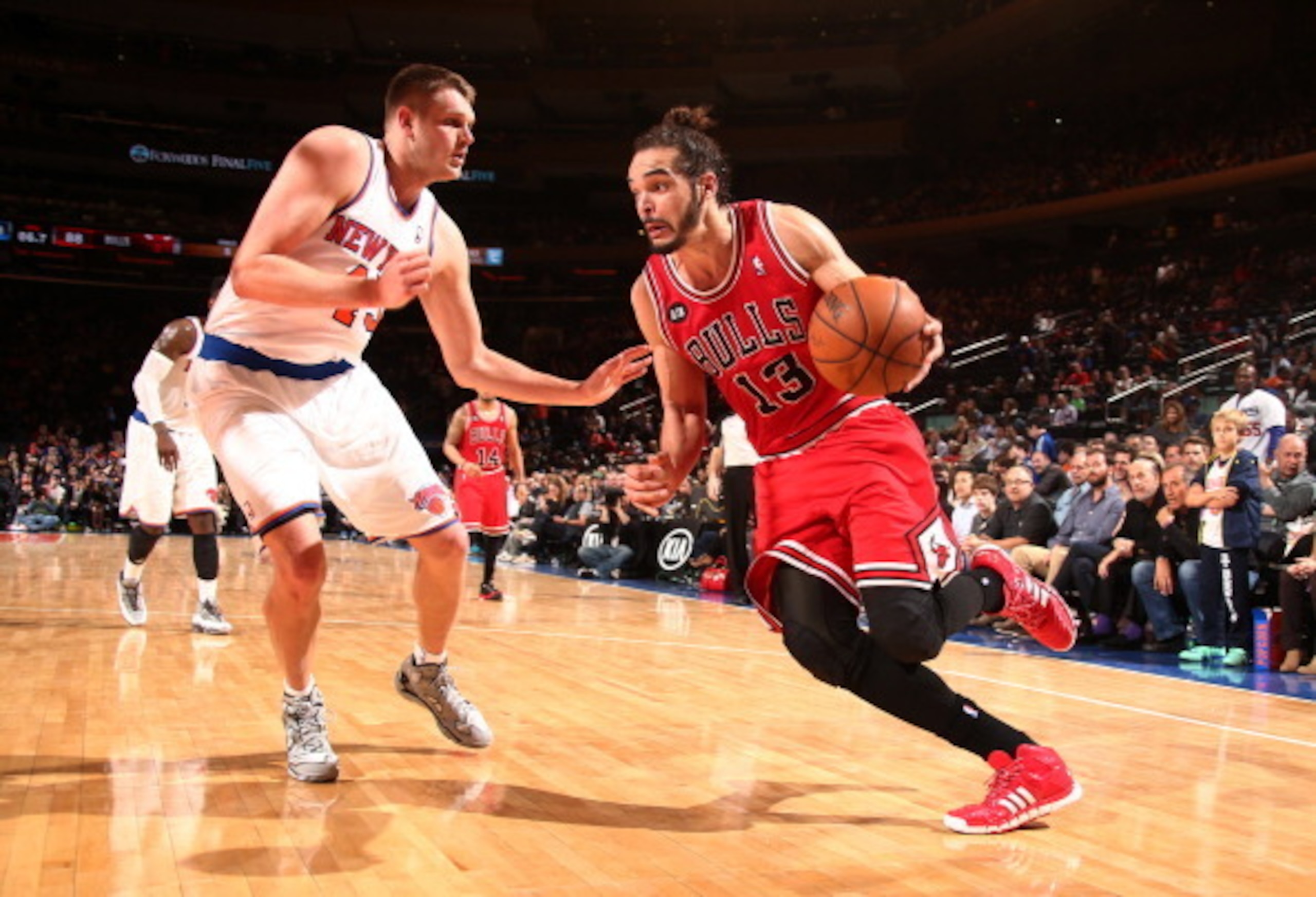 Noah drives to the basket.