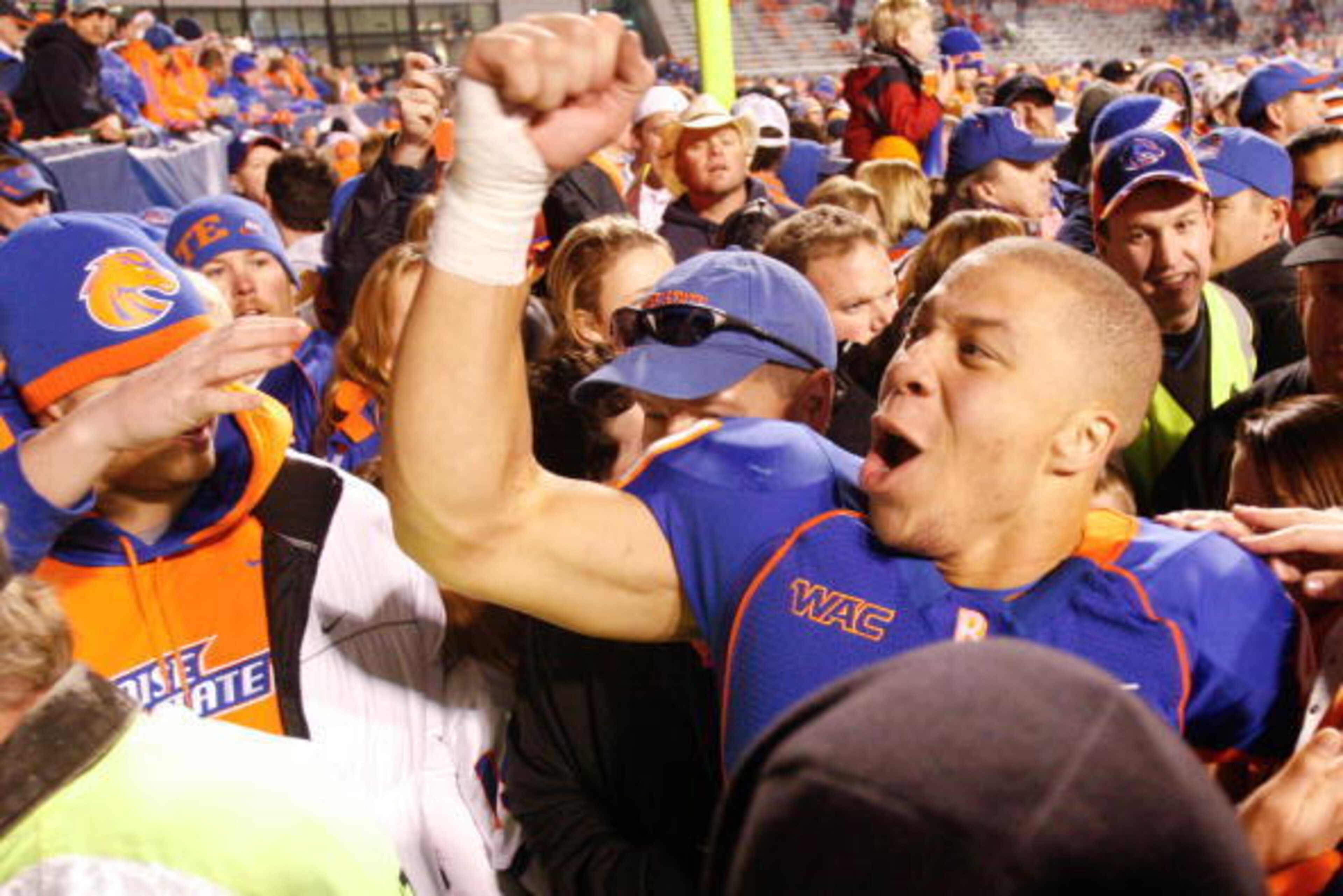 Ian Johnson capped off a Fiesta Bowl win with a well-timed proposal on live TV.