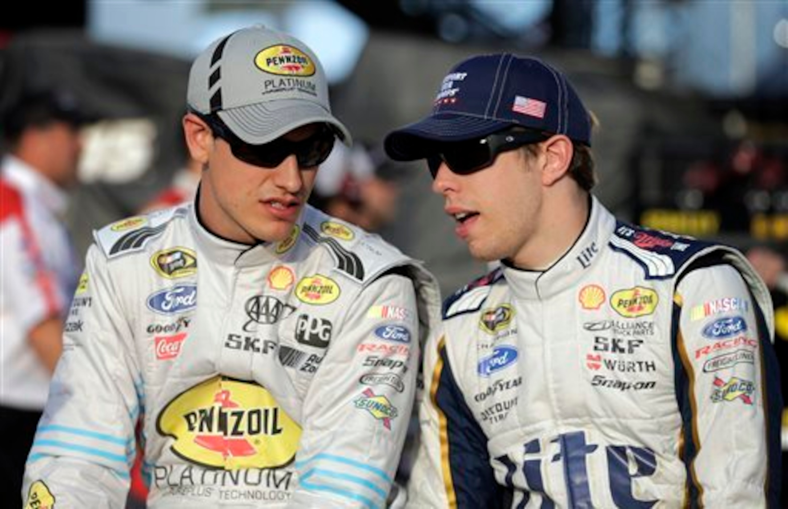 Joey Logano (left) and Brad Keselowski