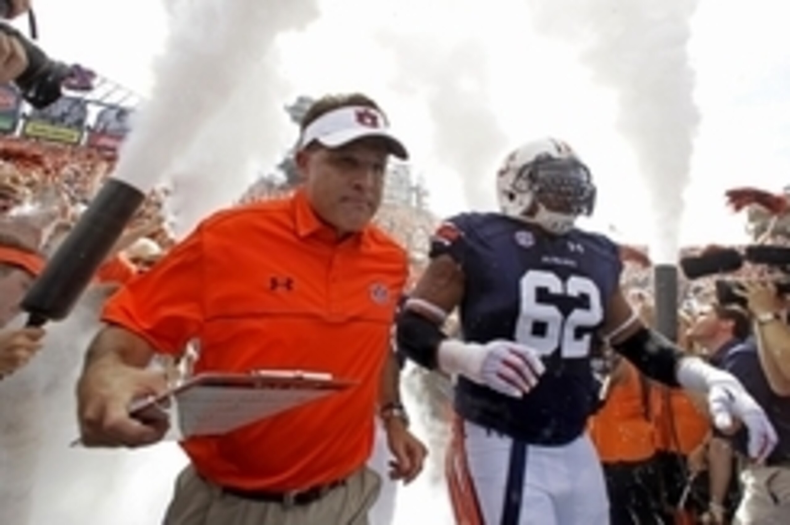 Auburn HC Gus Malzahn and LG Chad Slade