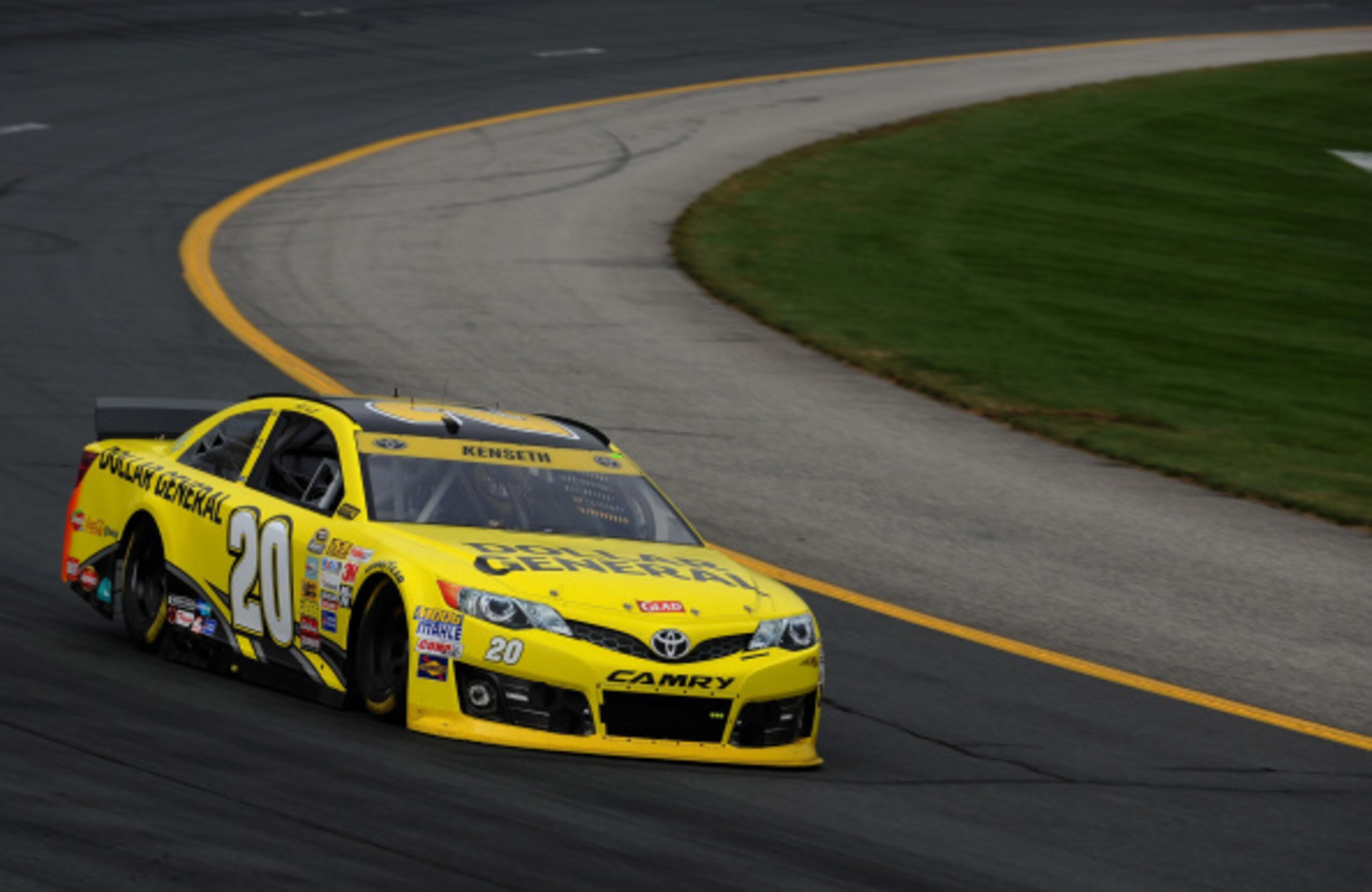 Matt Kenseth's difficult day in the second Chase race was a reflection of his entire season.