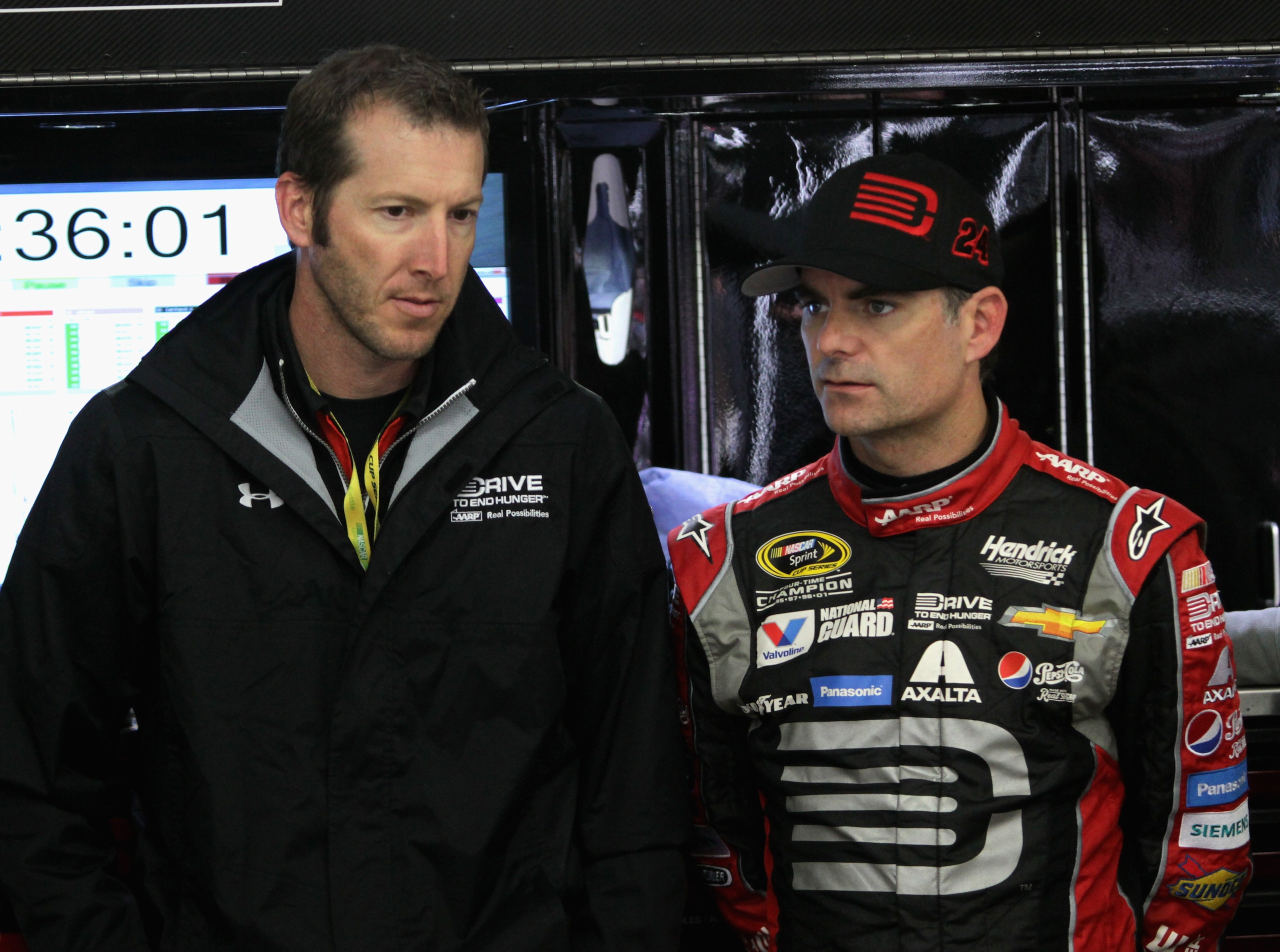 Jeff Gordon (right) with crew chief Alan Gustafson Jeff Gordon (right) with crew chief Alan Gustafson