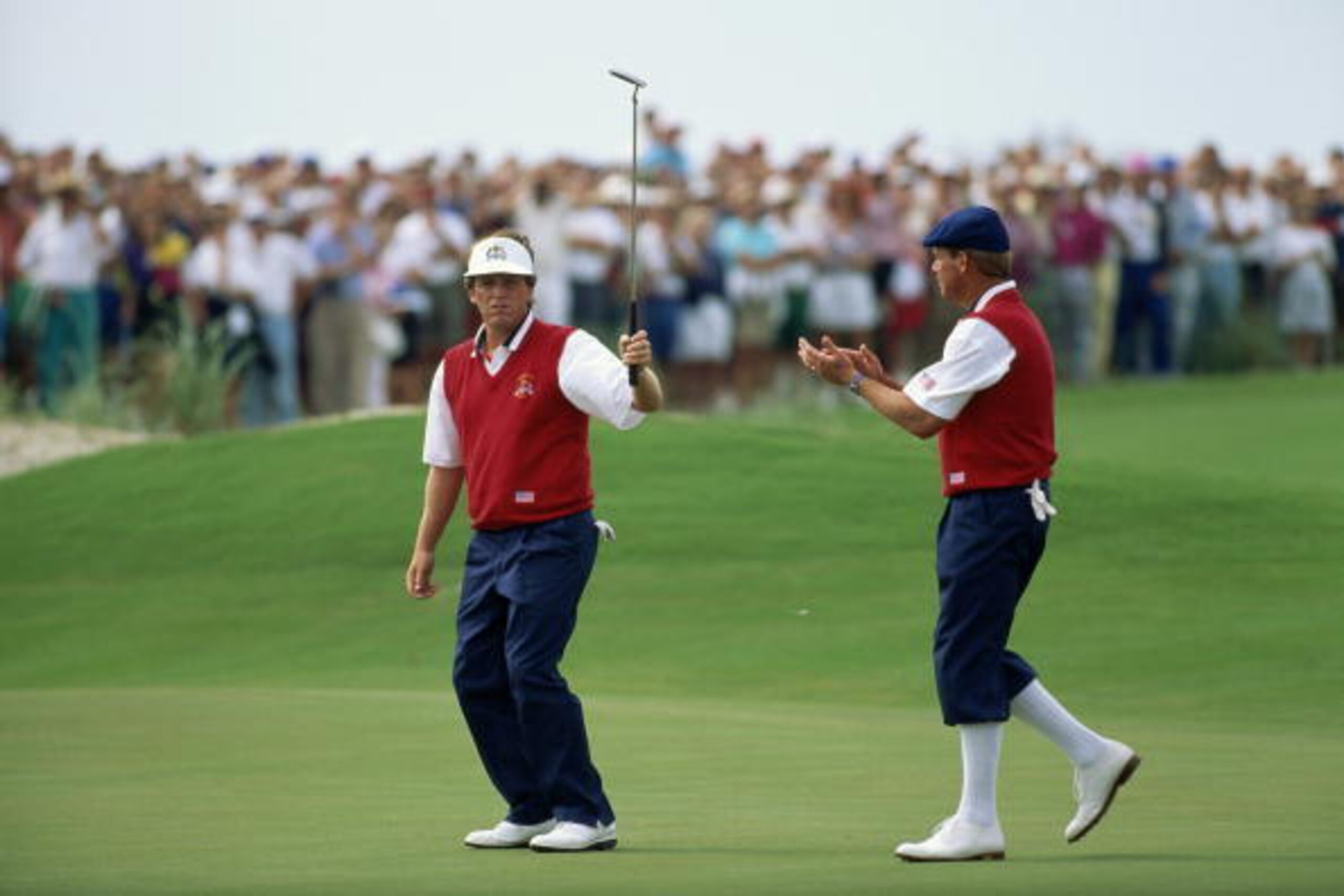 Mark Calcavecchia (left) got support from Payne Stewart at the 1991 Ryder Cup.
