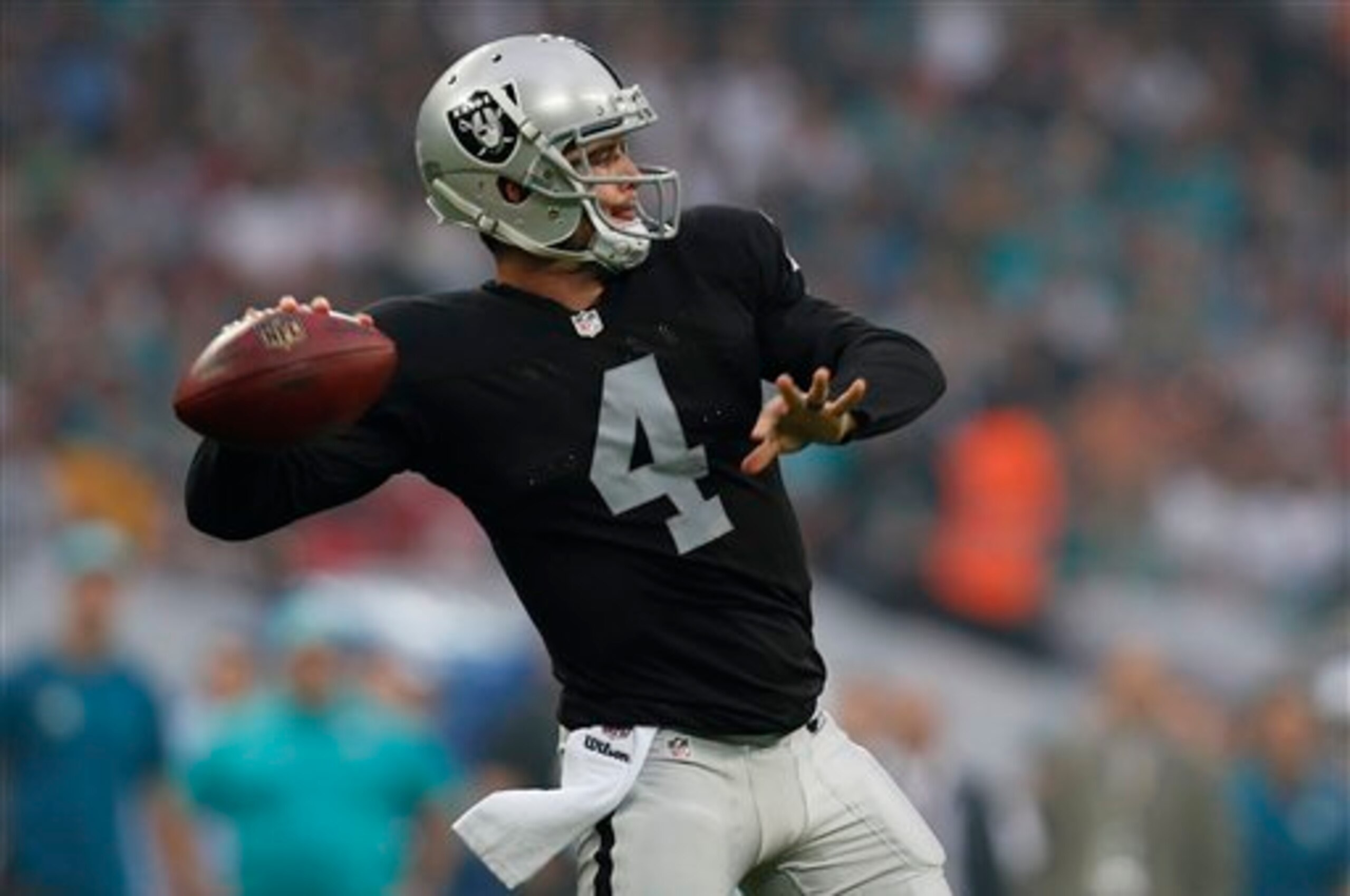 Raiders QB Derek Carr