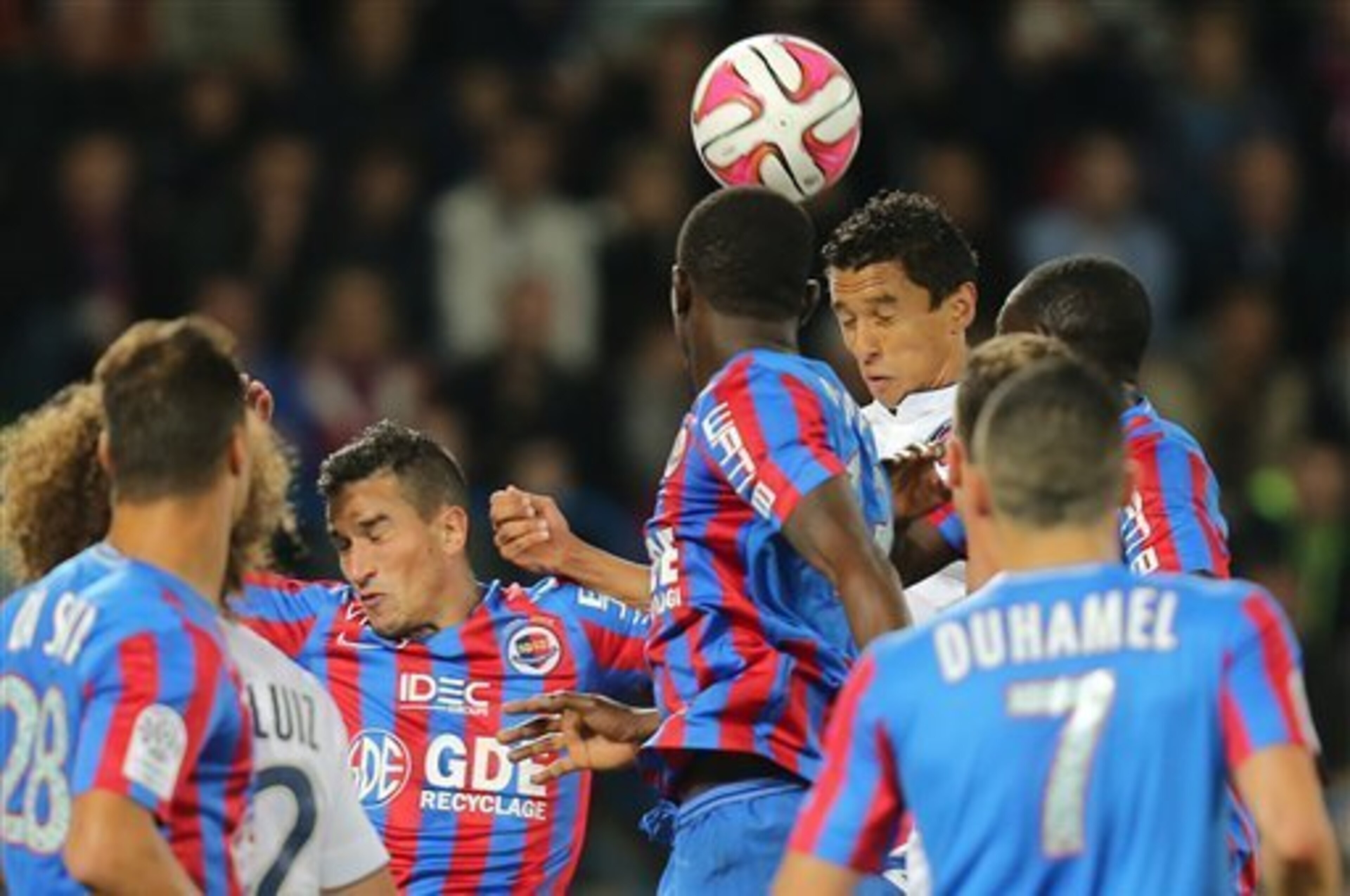 Marquinhos heads PSG 2-0 up over Caen.