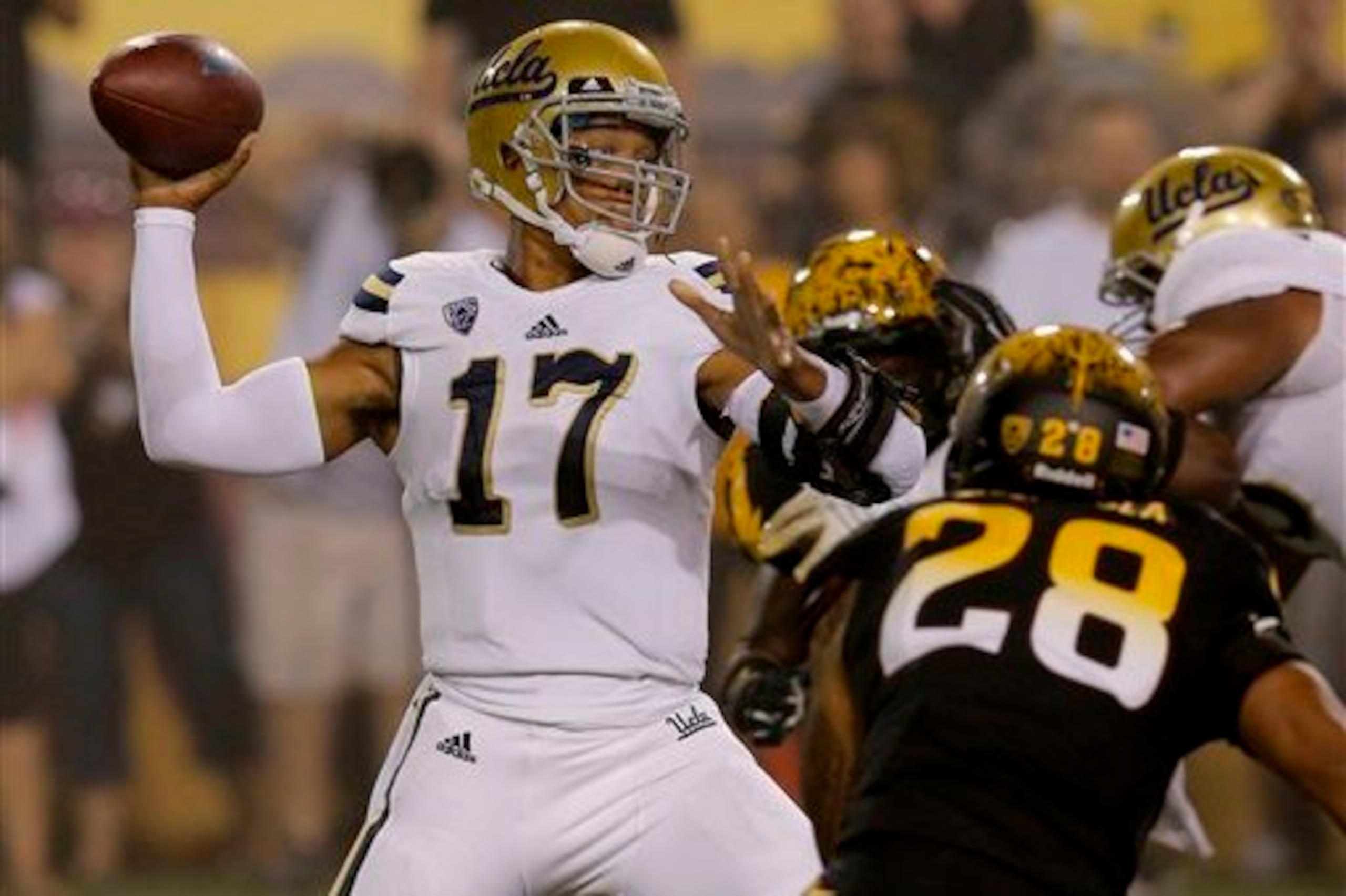 UCLA quarterback Brett Hundley strengthened his case to be a top pick against Arizona State on Thursday.