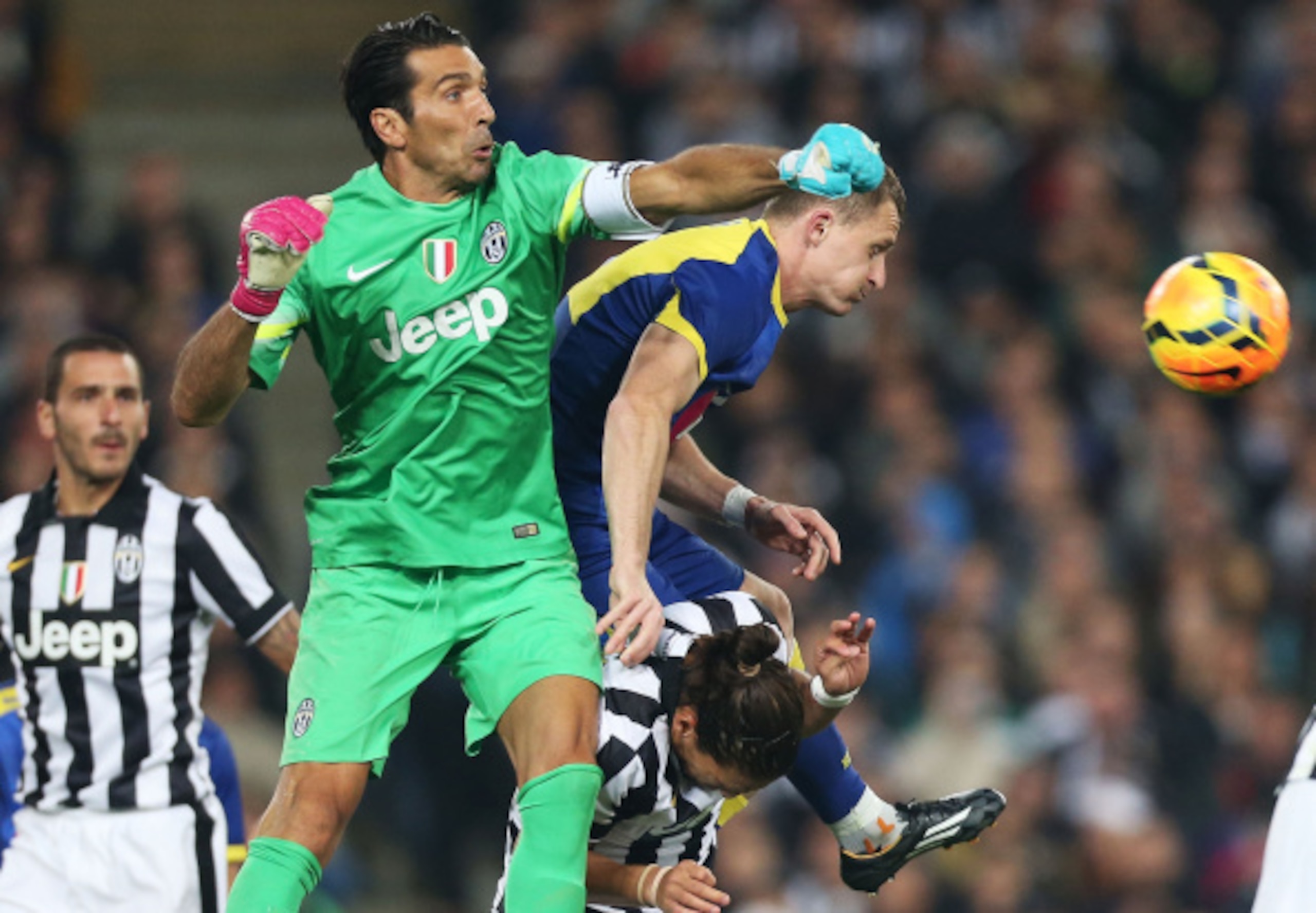 Buffon demonstrates his superiority (albeit against A-League All-Stars)
