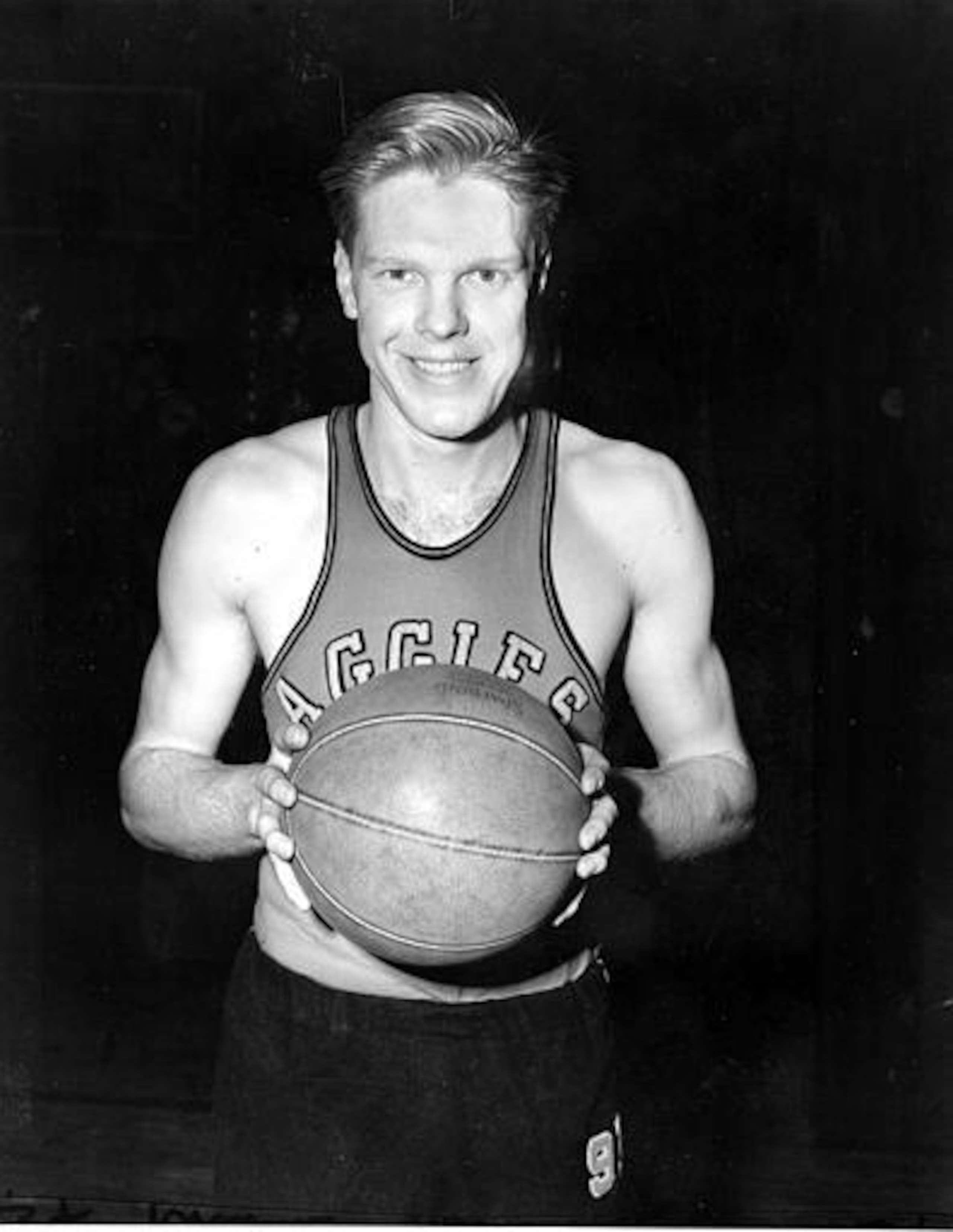 Kurland used height and athleticism to revolutionize basketball.