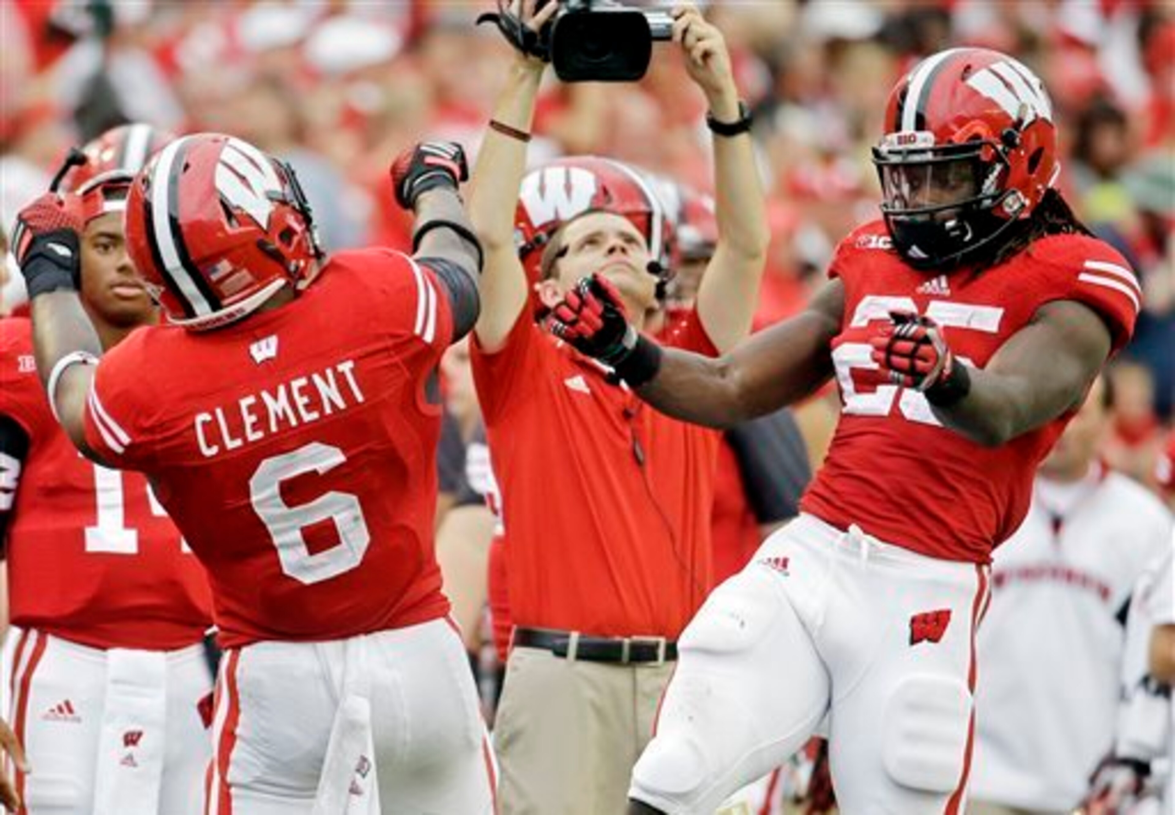 With Corey Clement and Melvin Gordon in the backfield, the Badgers have the ability to break off dozens of 20-plus yard runs this season.