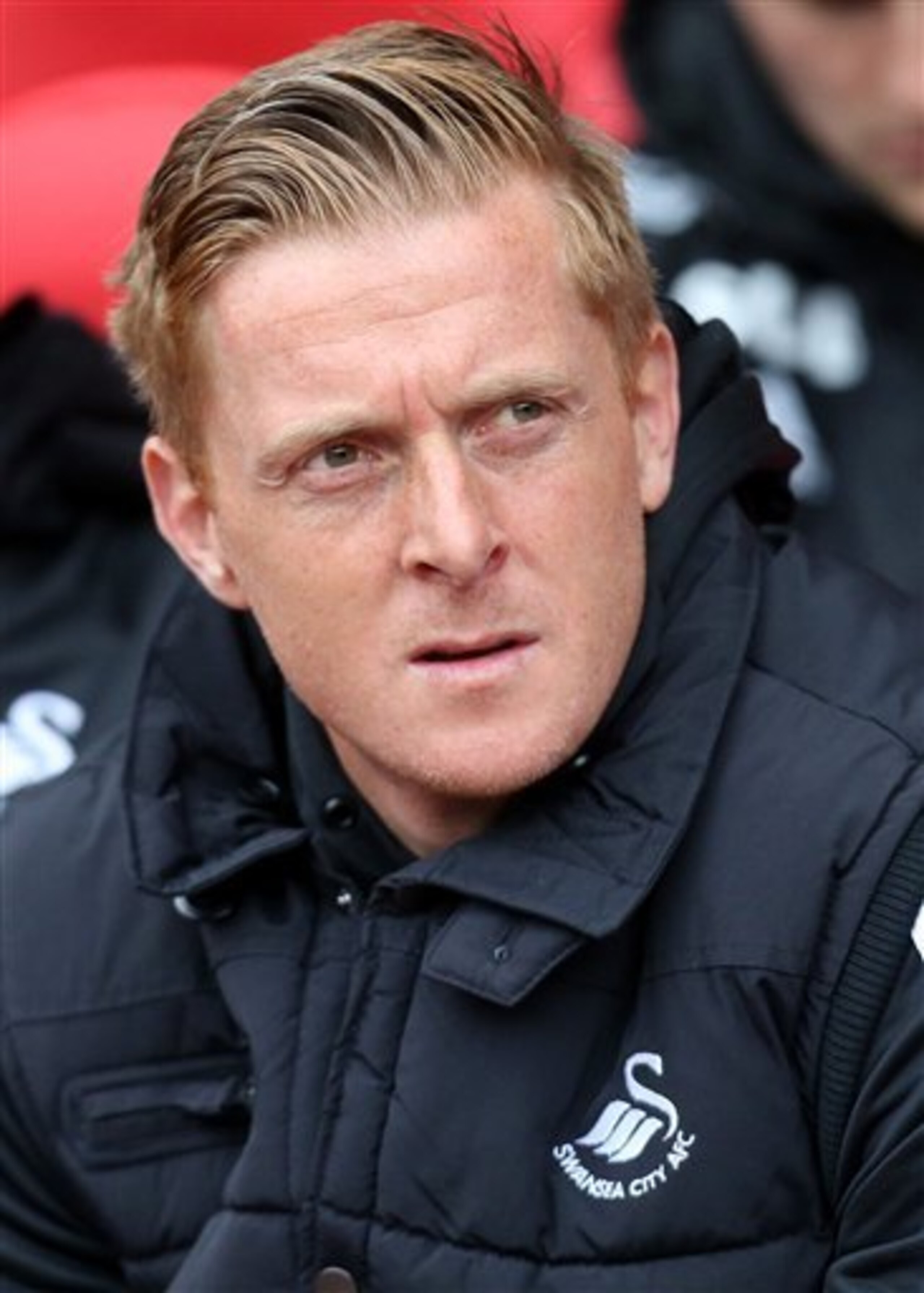 Damian Lewis' doppelganger must be wishing it was August again