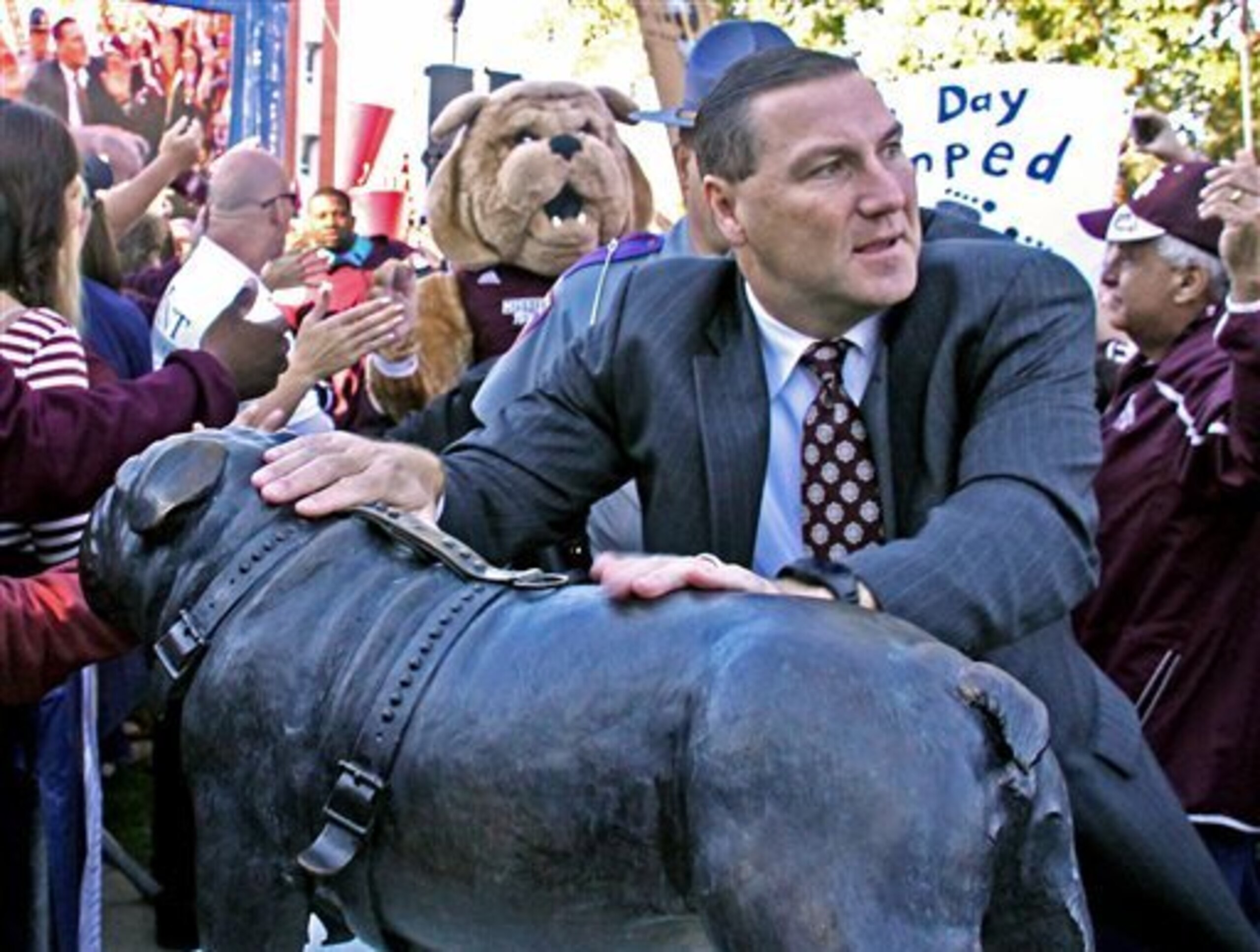 Could Dan Mullen leave Mississippi State looking for a new leader this winter?